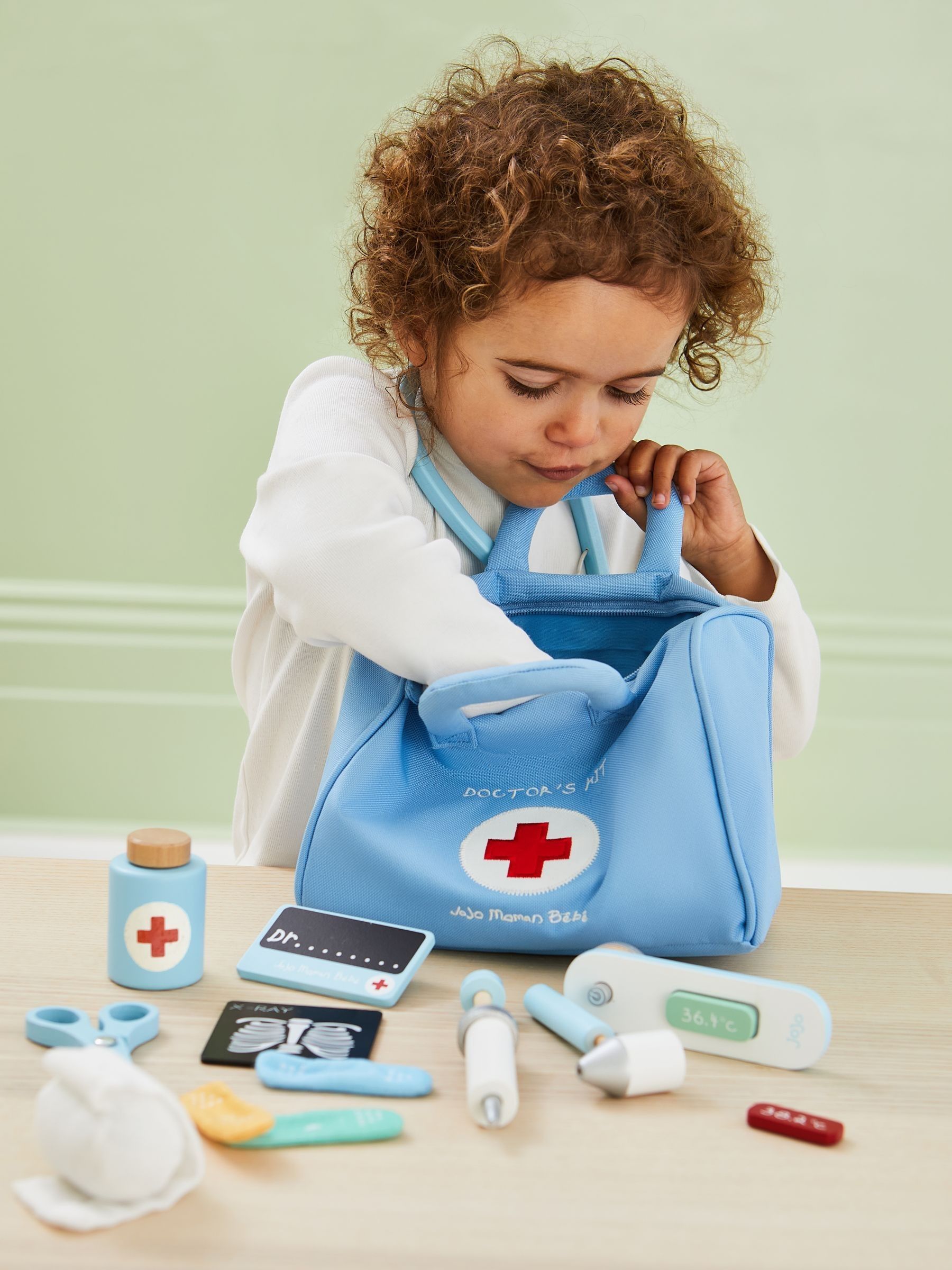 Blue Doctor's Playset - Image 13 of 16