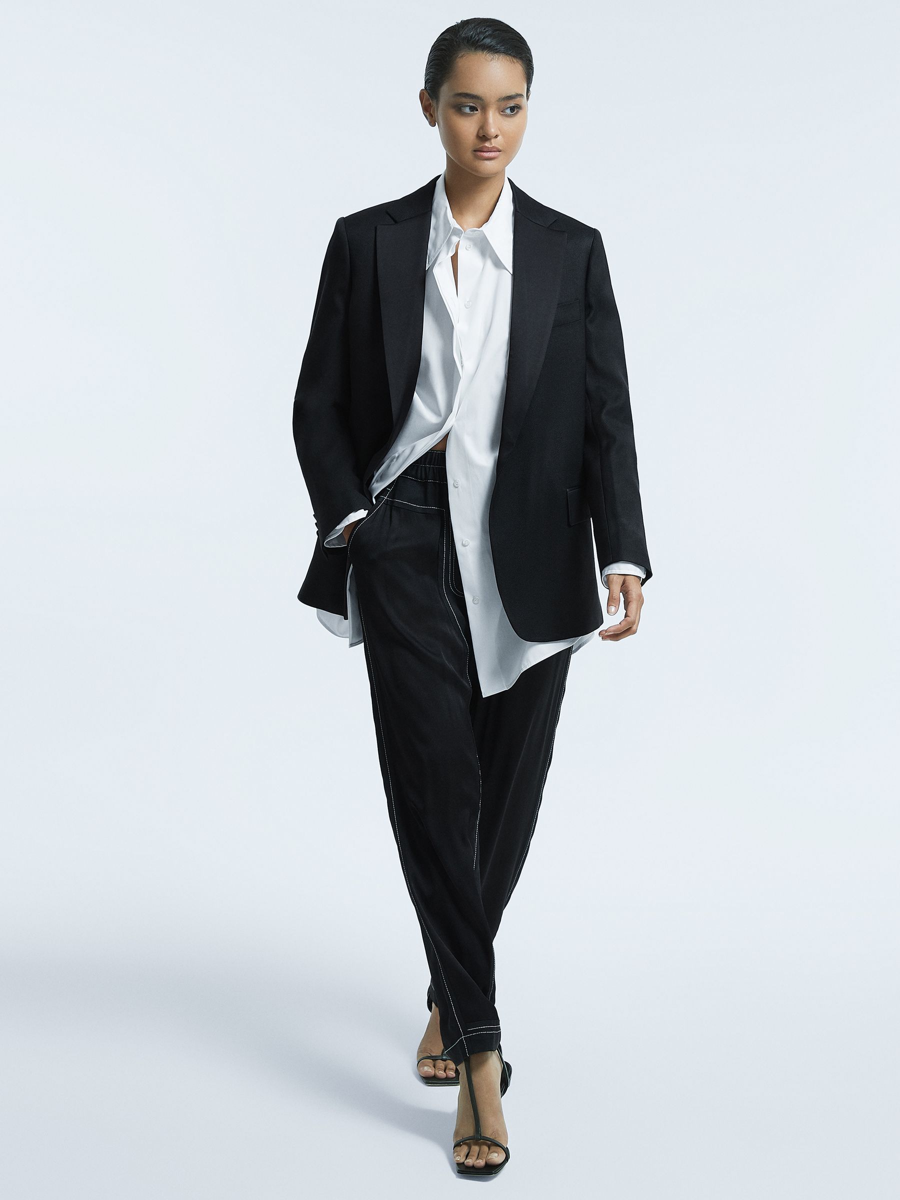 Italian Oversized Satin Detail Single Breasted Blazer in Black - Image 6 of 7