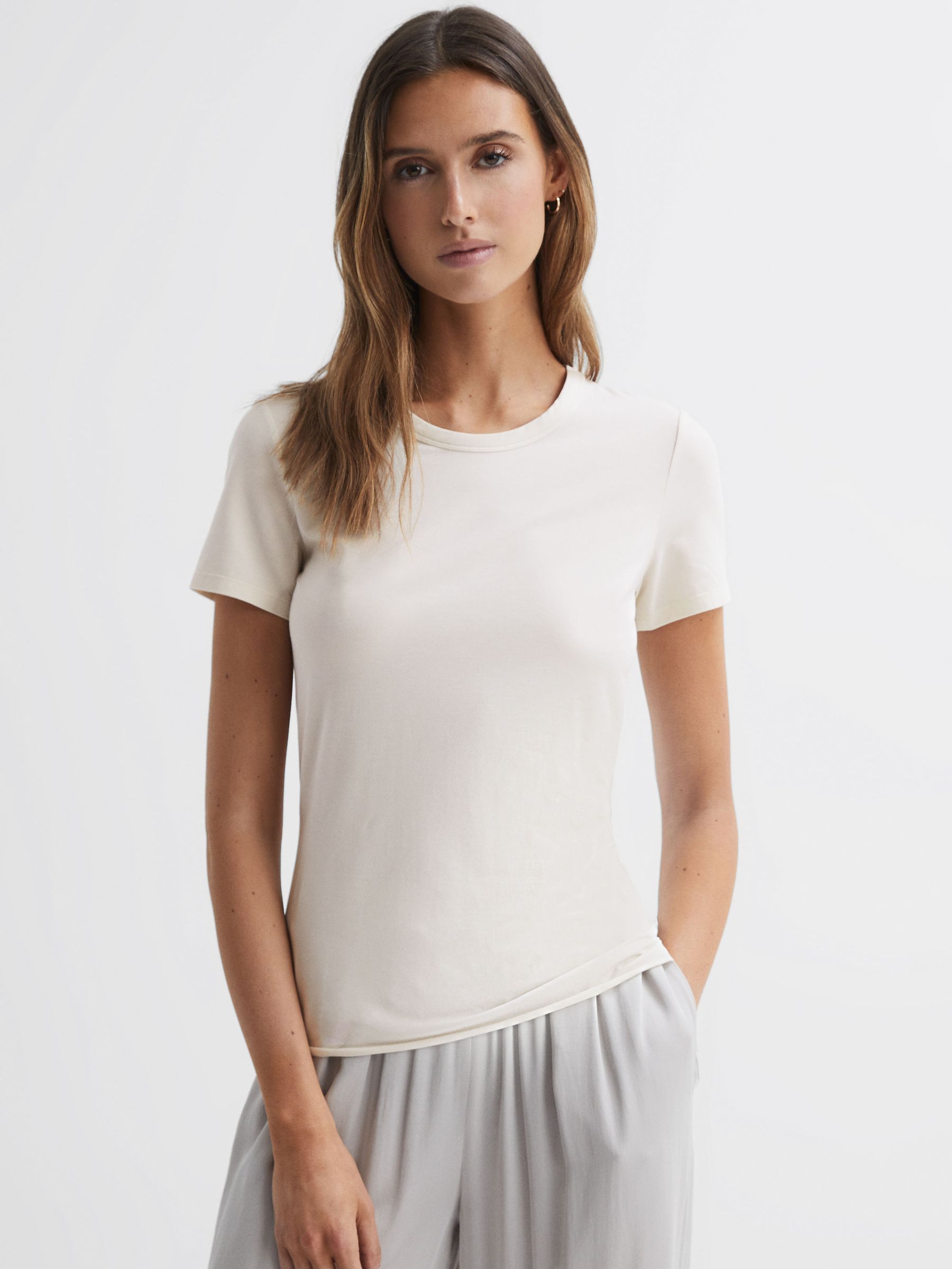 Fitted Cotton Crew Neck T-Shirt in Ivory - Image 4 of 5