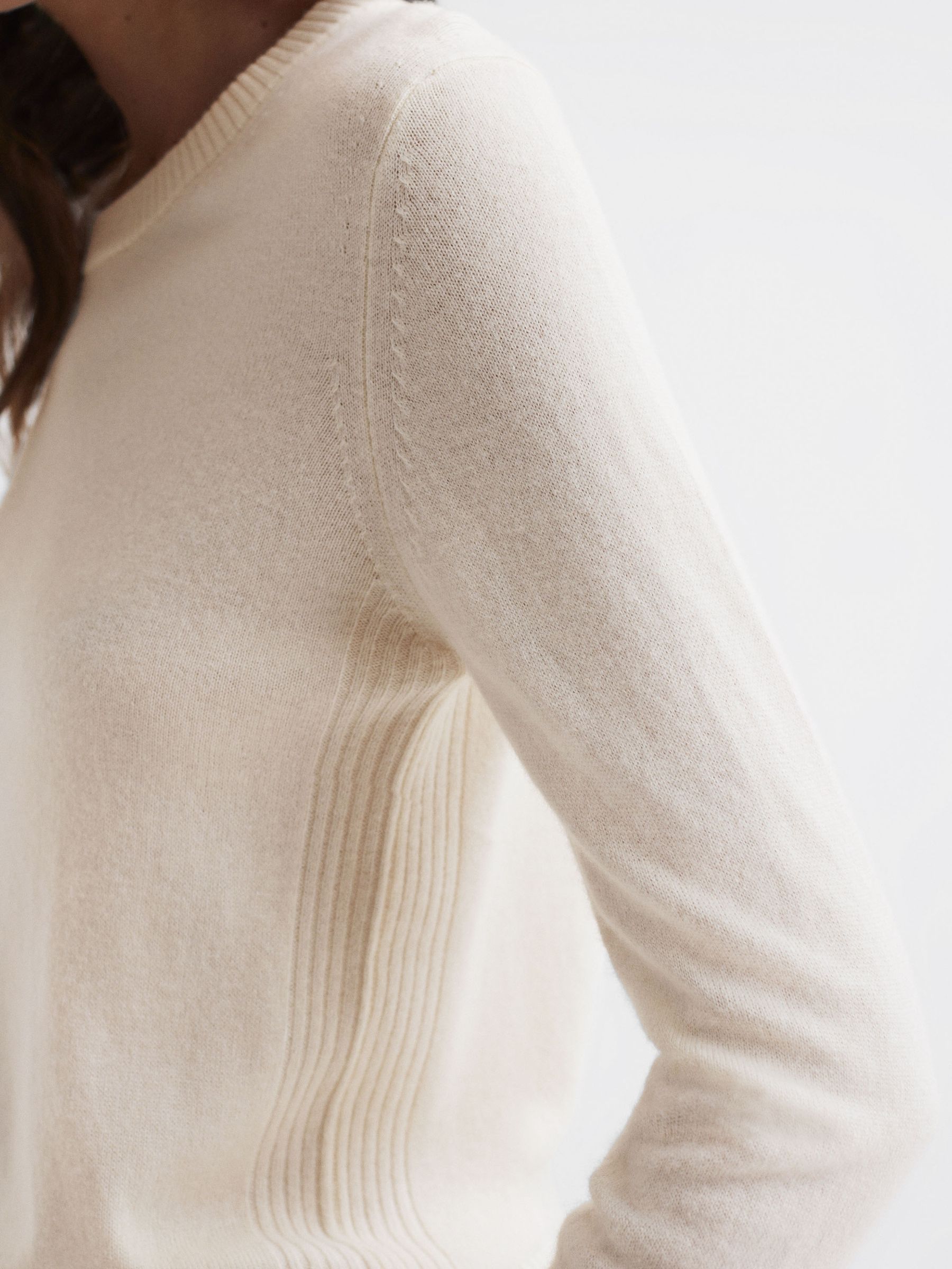 Wool Blend Crew Neck Jumper in Ivory - Image 3 of 9