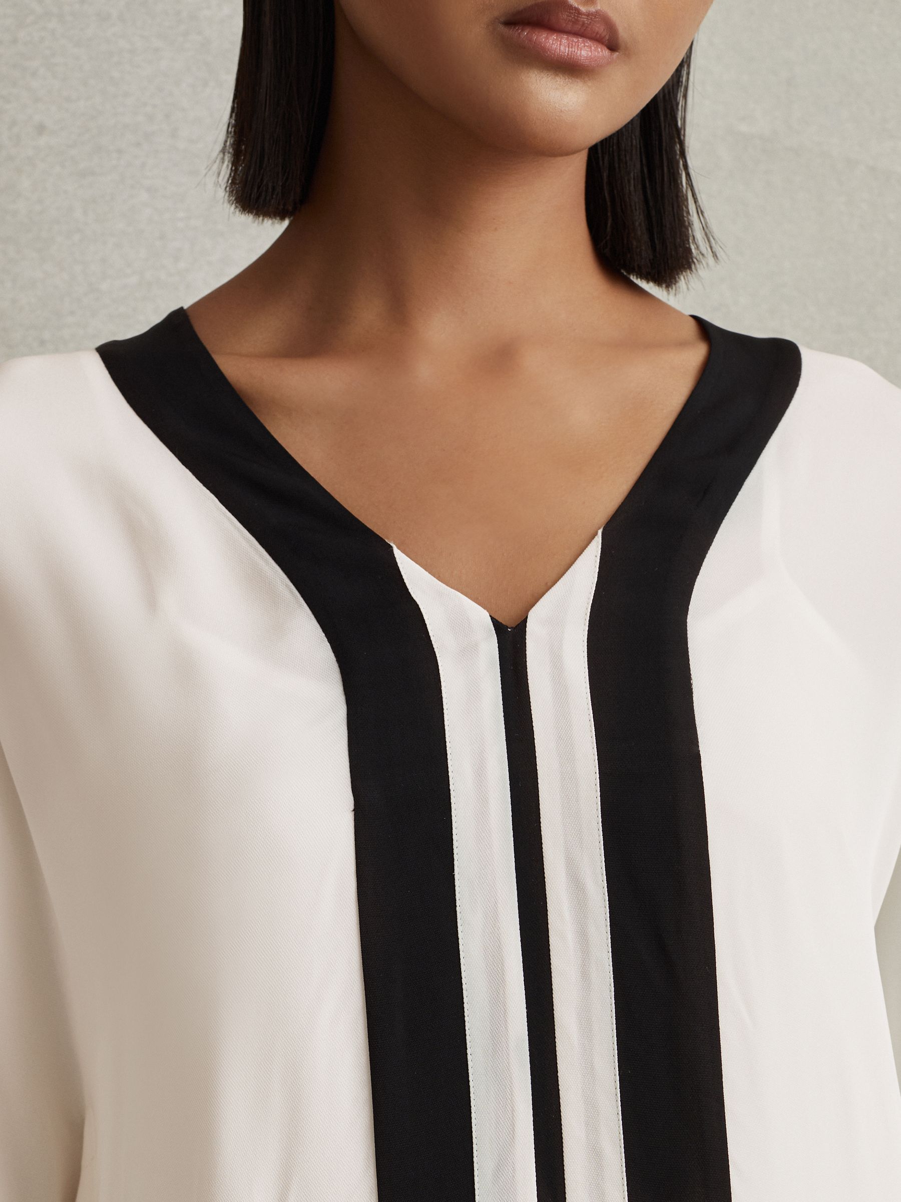 Colourblock Draped Maxi Dress in Cream/Black - Image 4 of 7