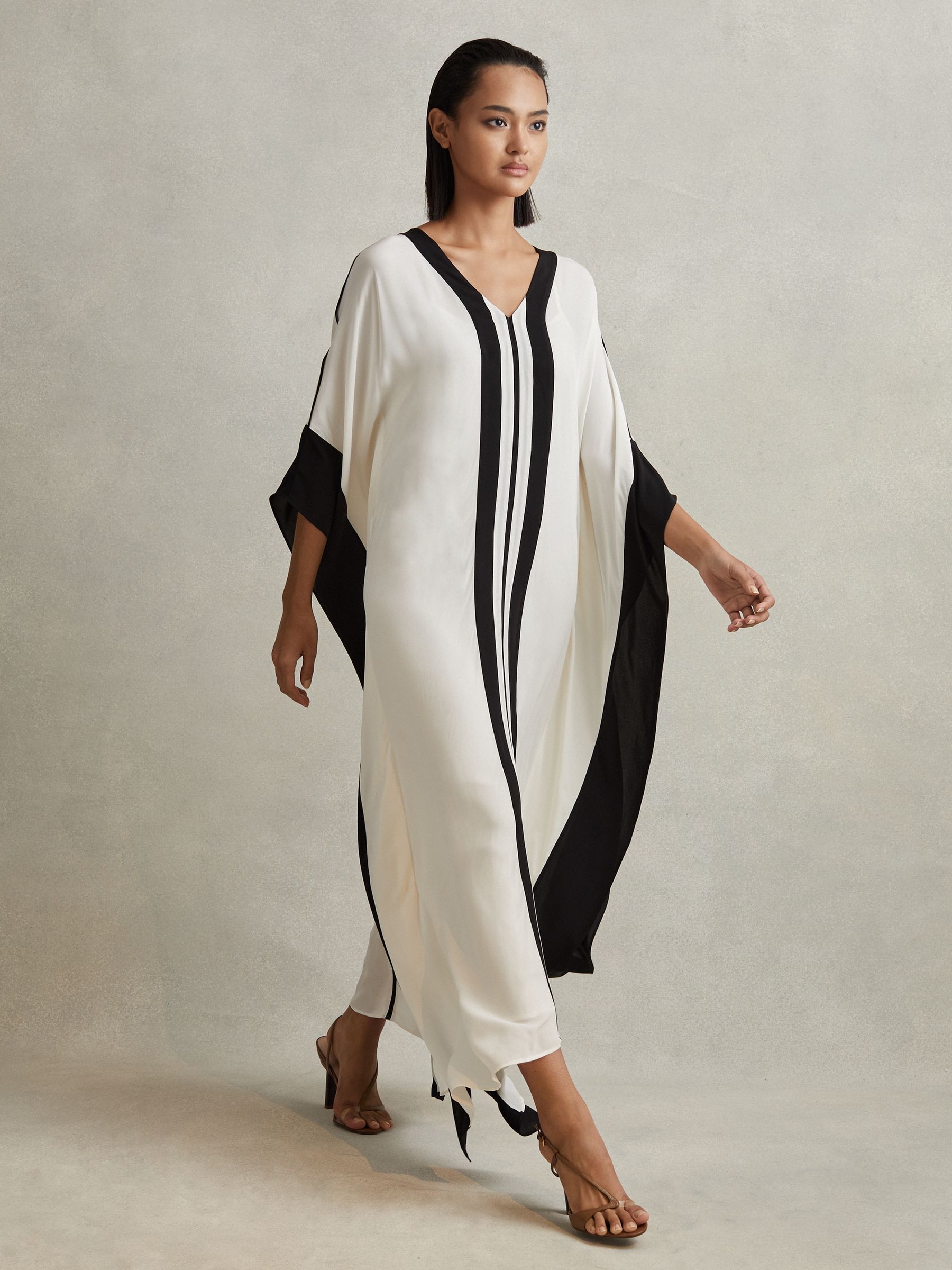 Colourblock Draped Maxi Dress in Cream/Black - Image 5 of 7