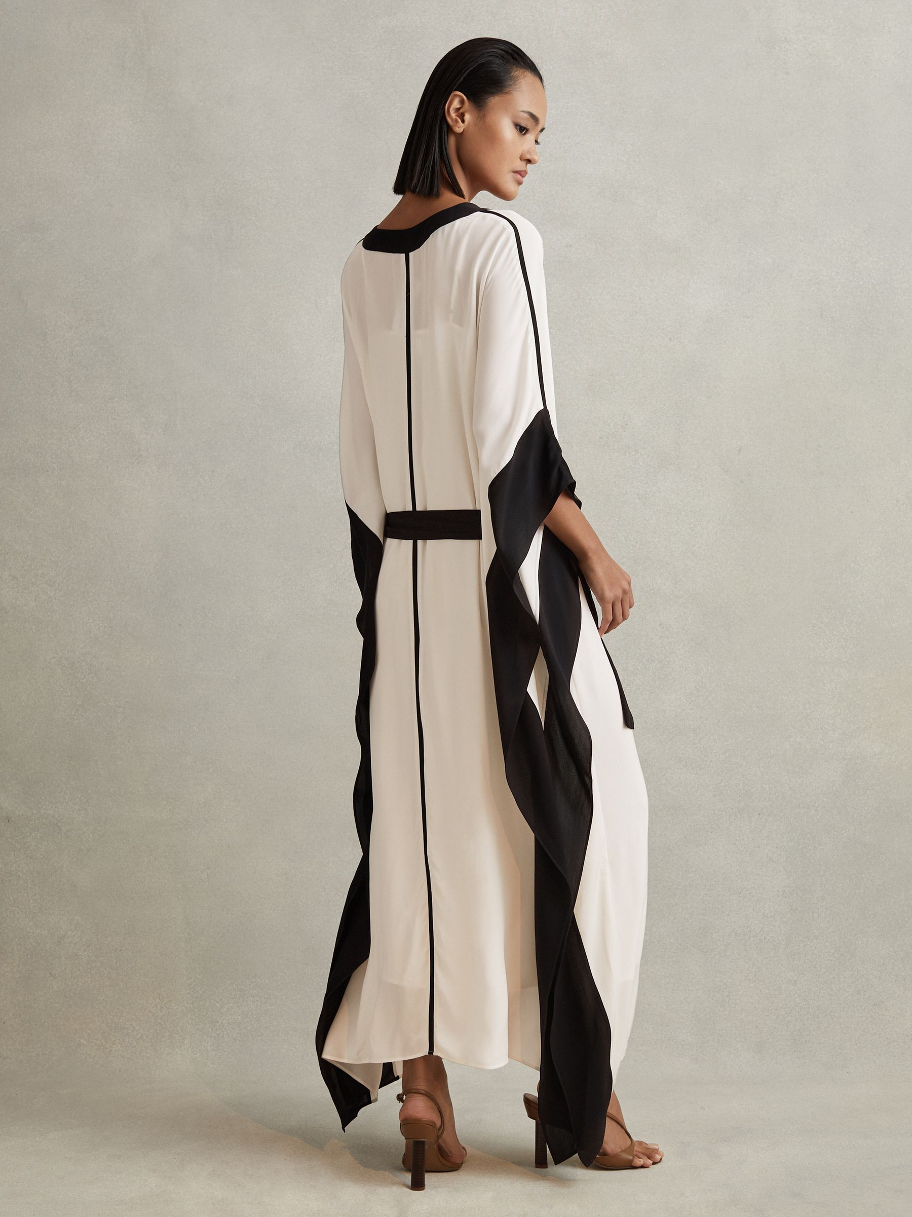 Colourblock Draped Maxi Dress in Cream/Black - Image 6 of 7