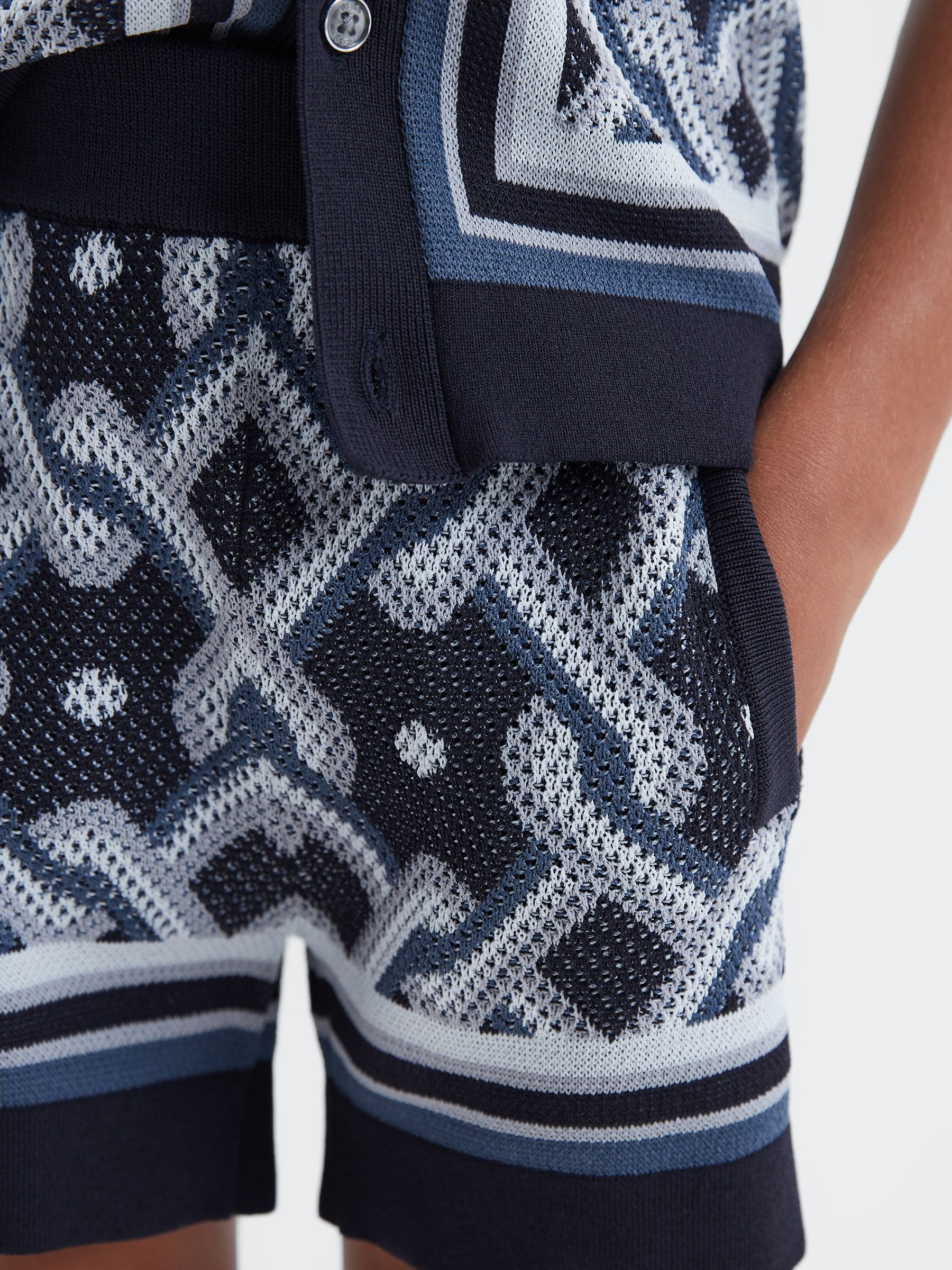 9-13 yrs Knitted Elasticated Waistband Shorts in Navy Multi - Image 4 of 6