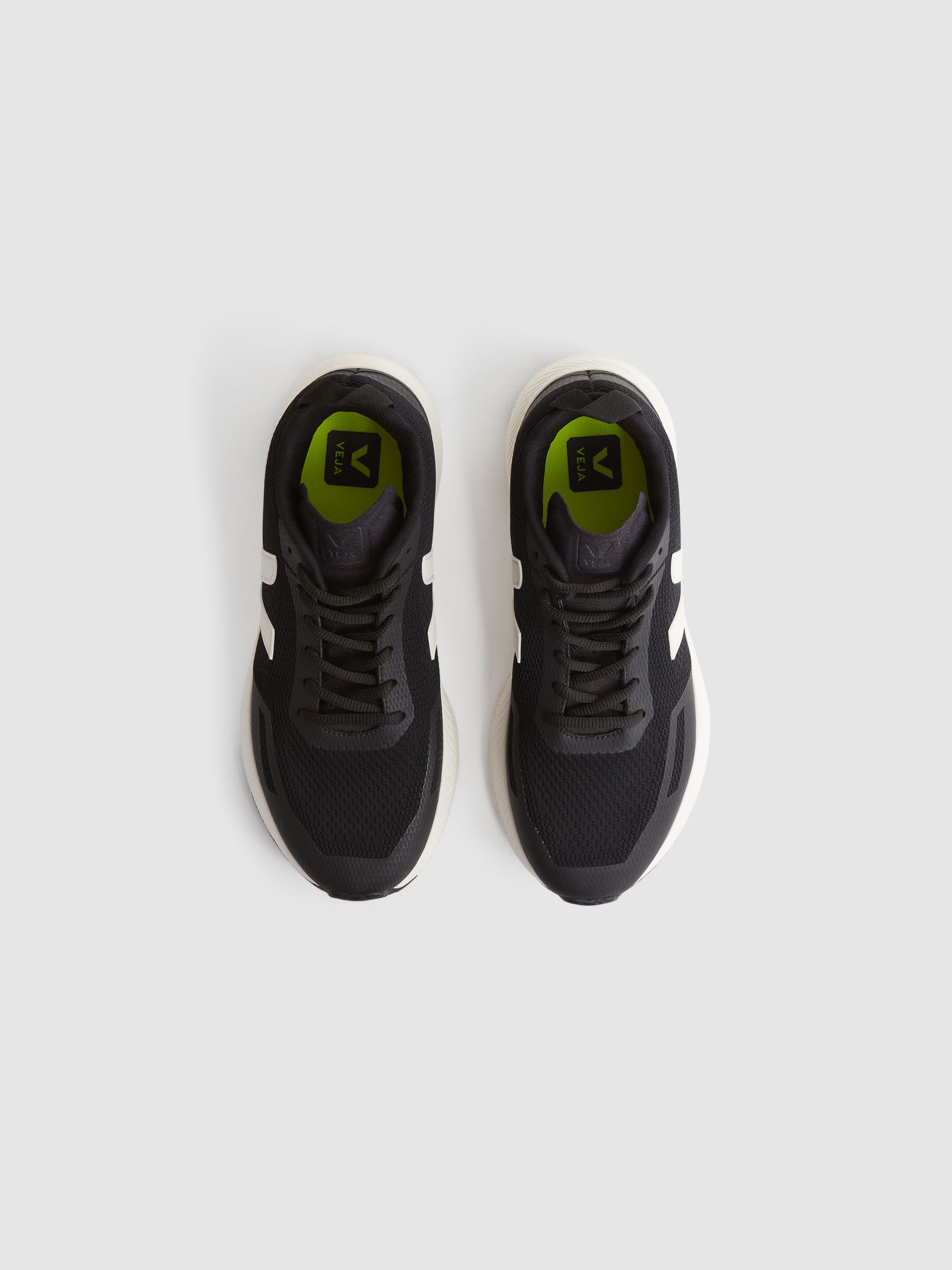 Veja Lightweight Trainers in Cream/Black - Image 4 of 7