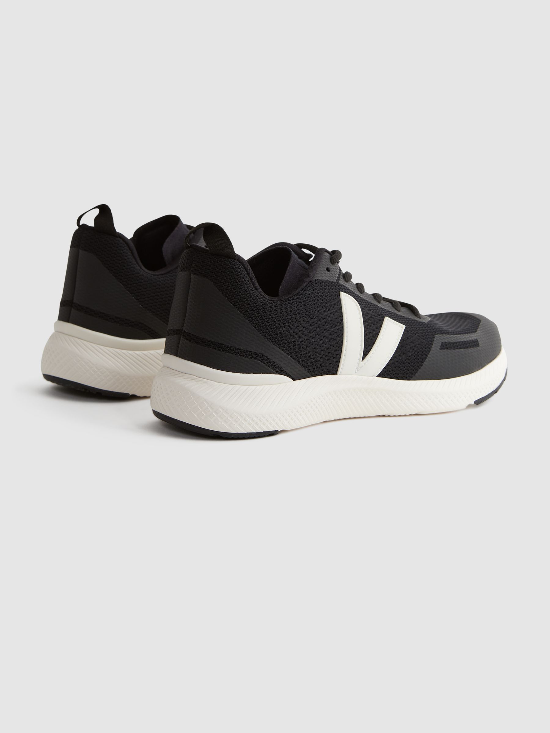 Veja Lightweight Trainers in Cream/Black - Image 6 of 7