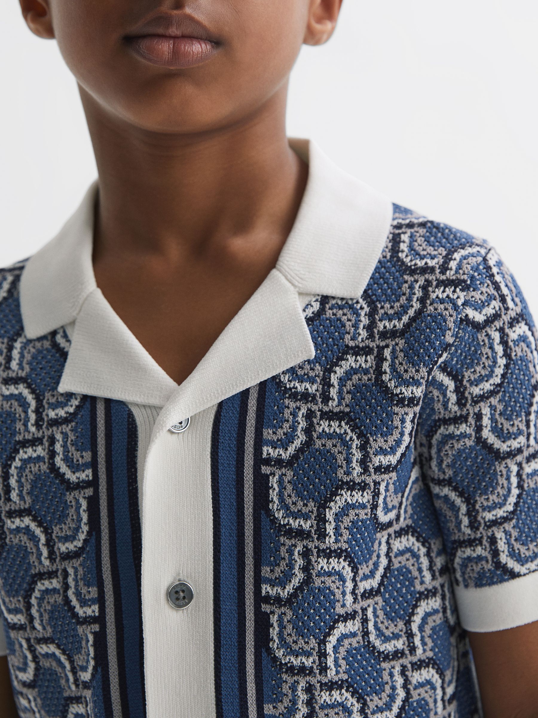 Junior Knitted Cuban Collar Shirt in Blue Print - Image 4 of 6