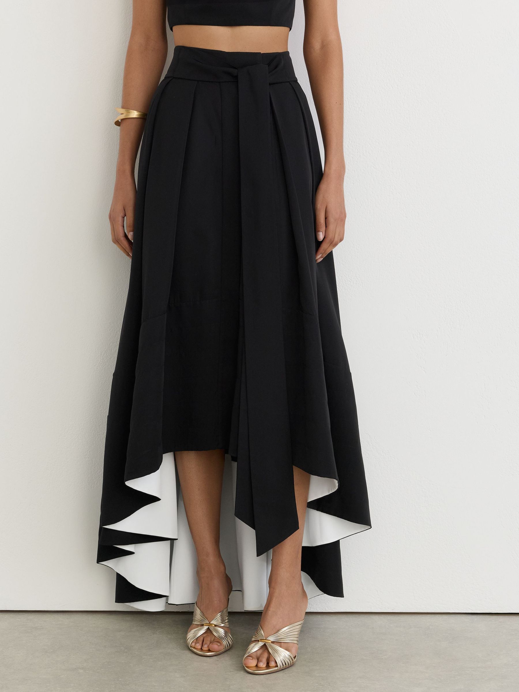 High-Low Hem Contrast Maxi Skirt in Black - Image 3 of 8