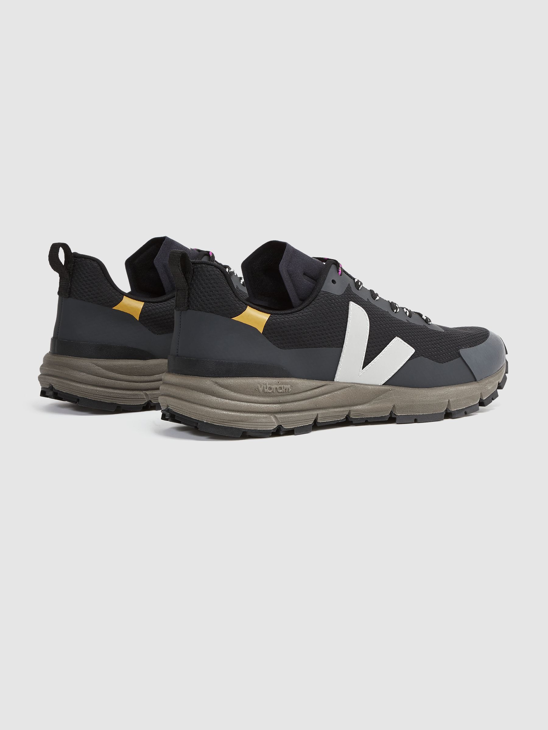 Veja Mesh Hiking Trainers in Black Oxford - Image 4 of 5