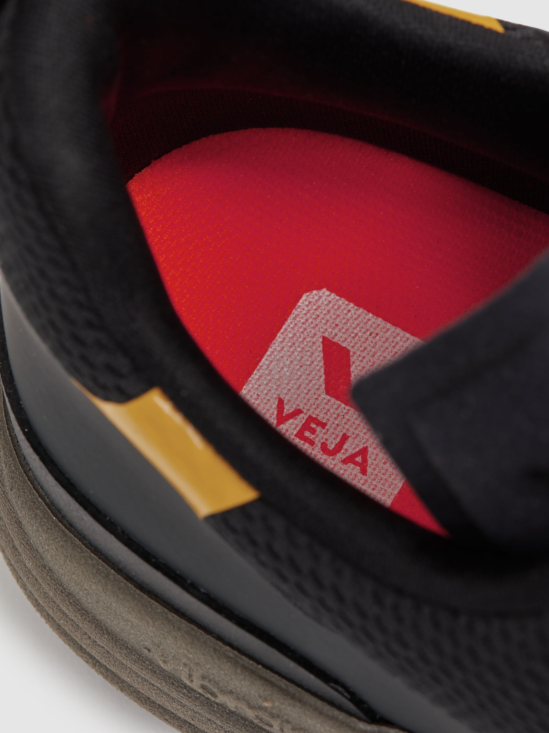 Veja Mesh Hiking Trainers in Black Oxford - Image 5 of 5