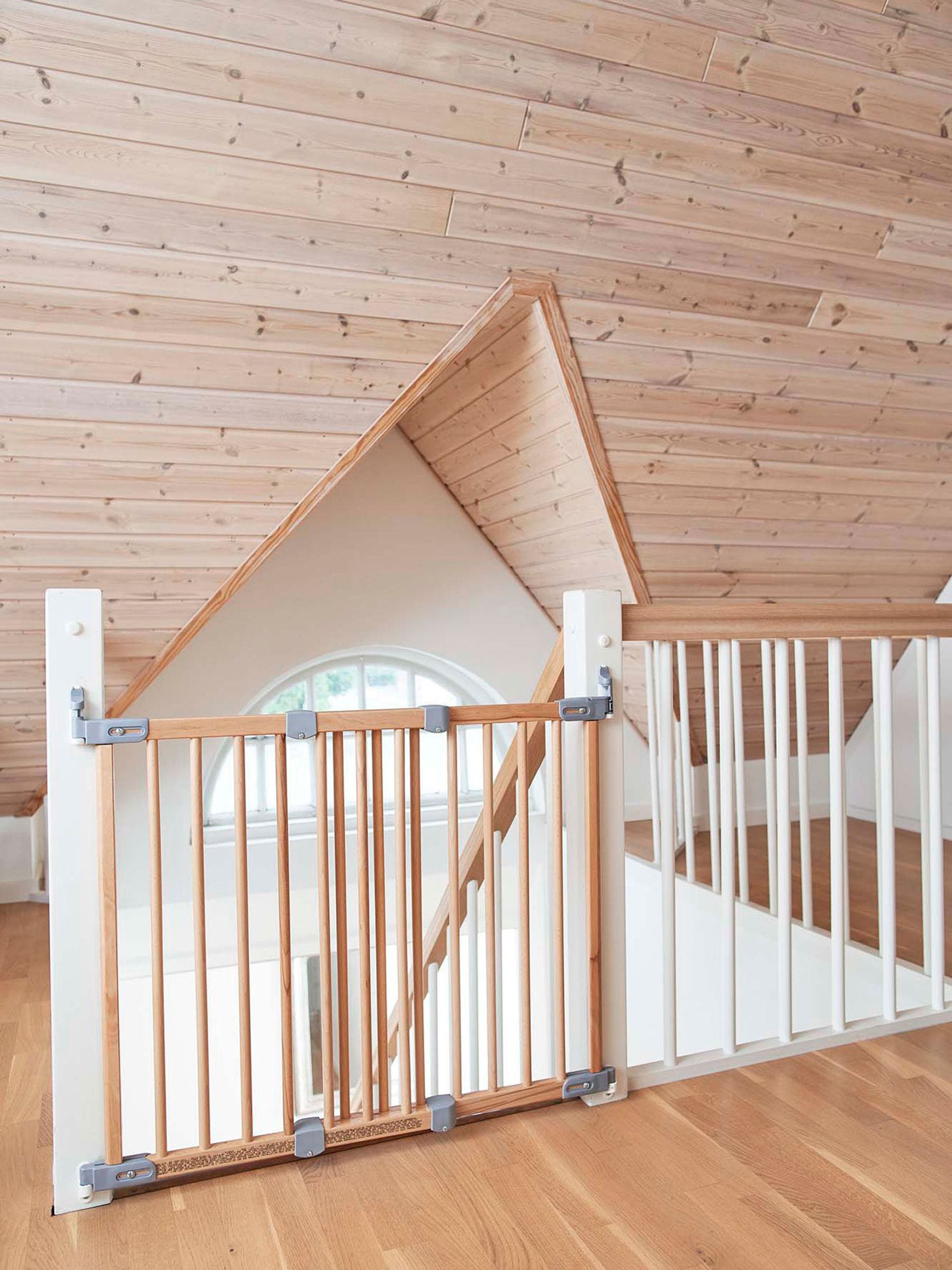 BabyDan Elin Flexible Wooden Safety Gate Natural - Image 2 of 4