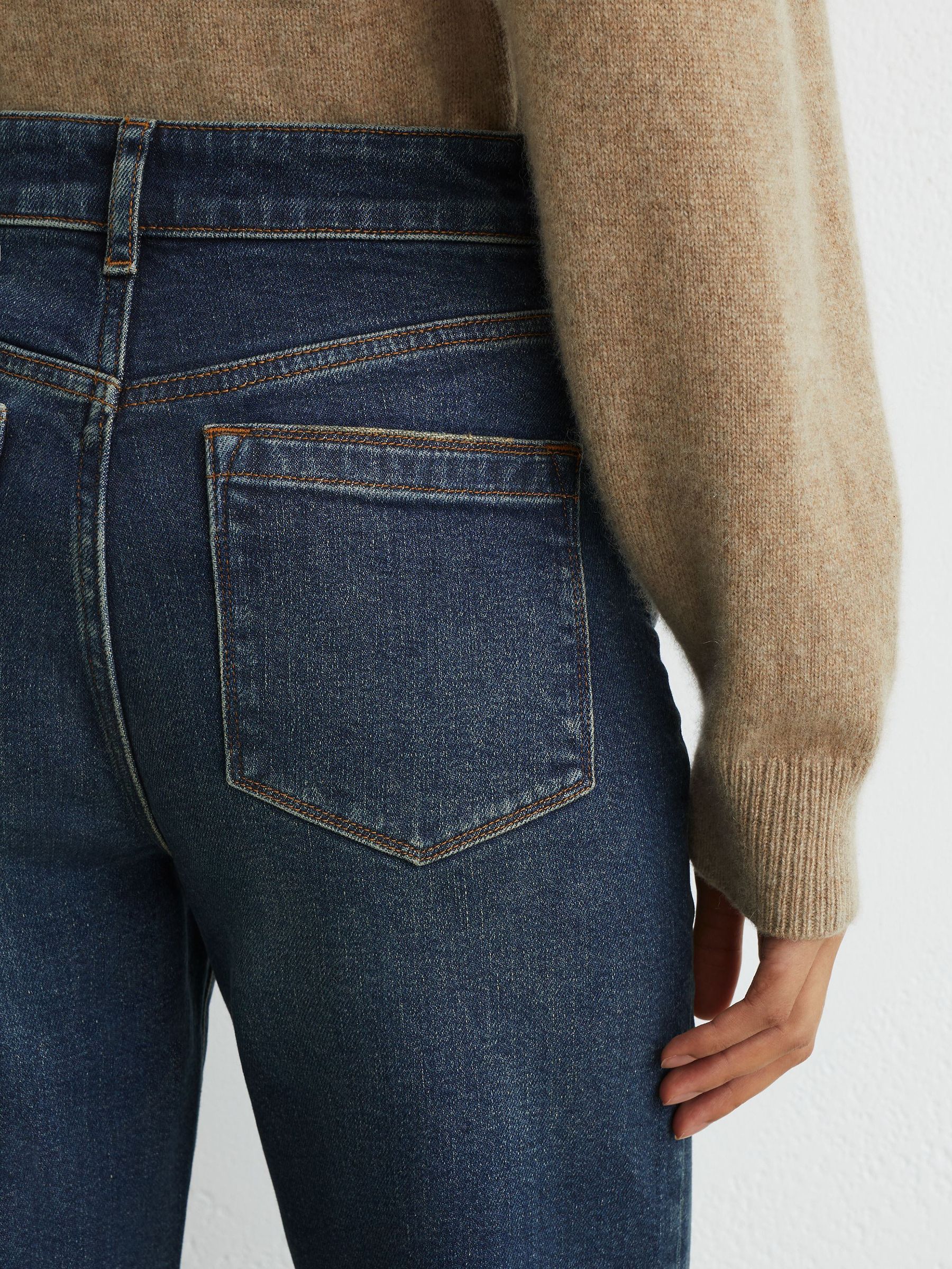 Højtaljede Bootcut-jeans i mellemblå - Billede 5 af 9