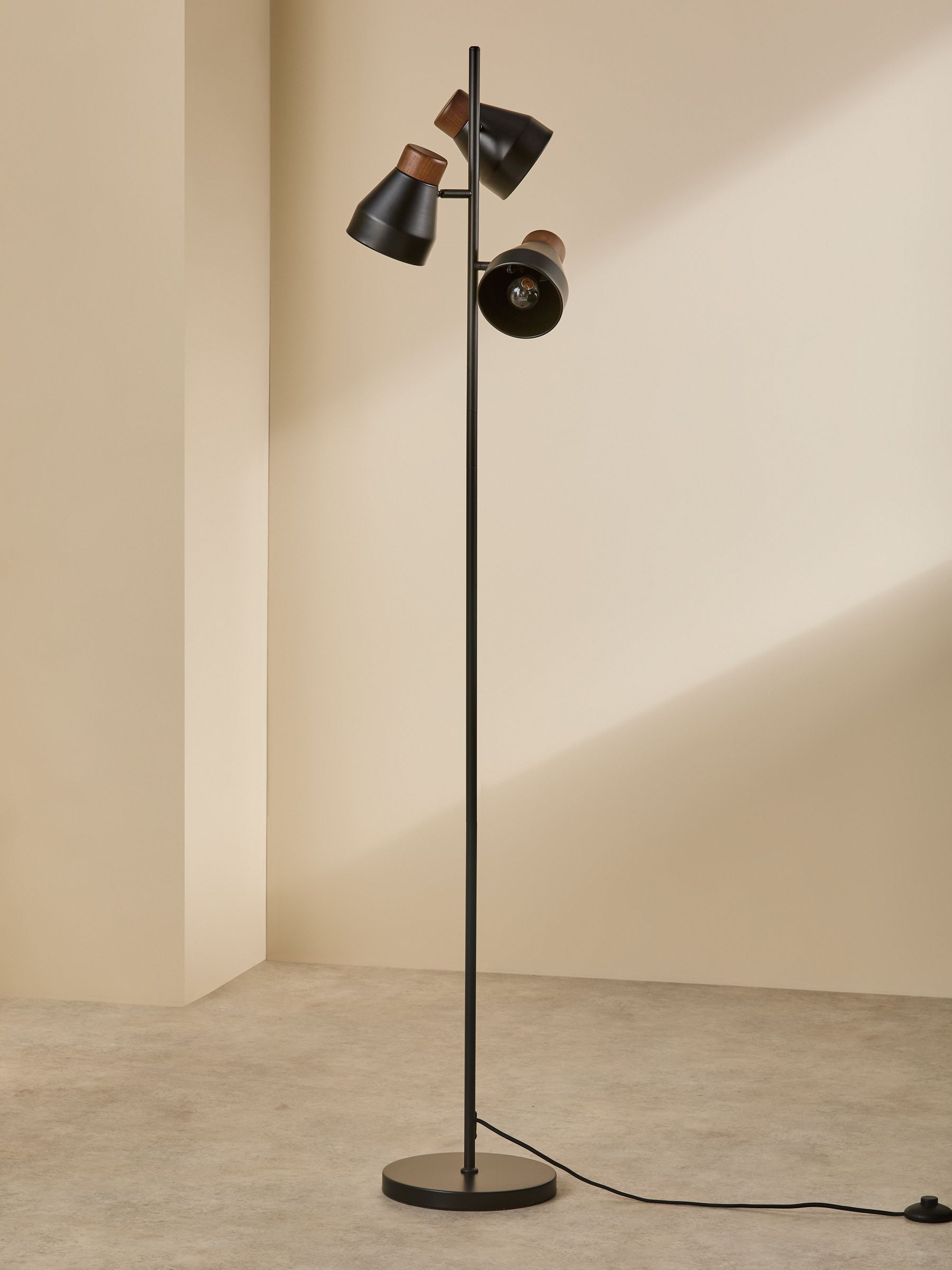 Albert Floor Lamp in Black - Image 2 of 5