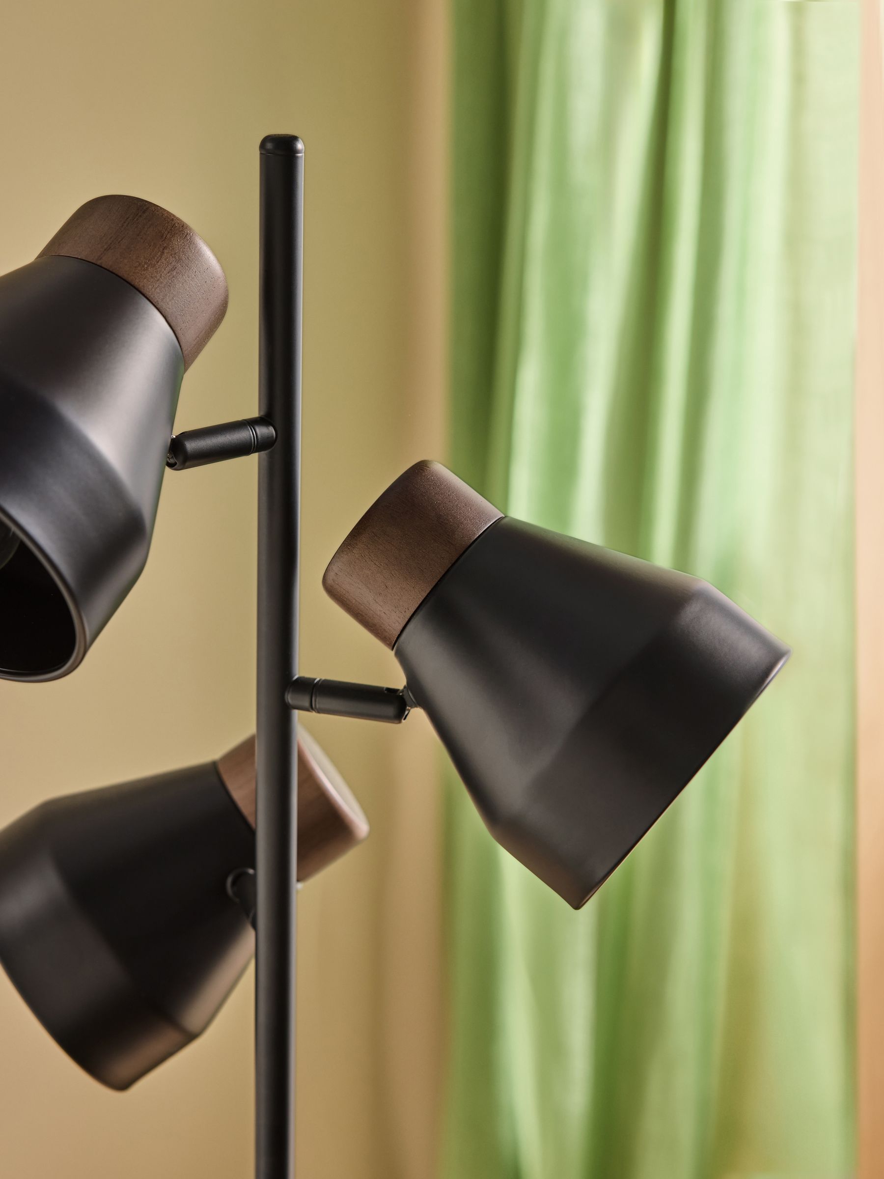 Albert Floor Lamp in Black - Image 3 of 5