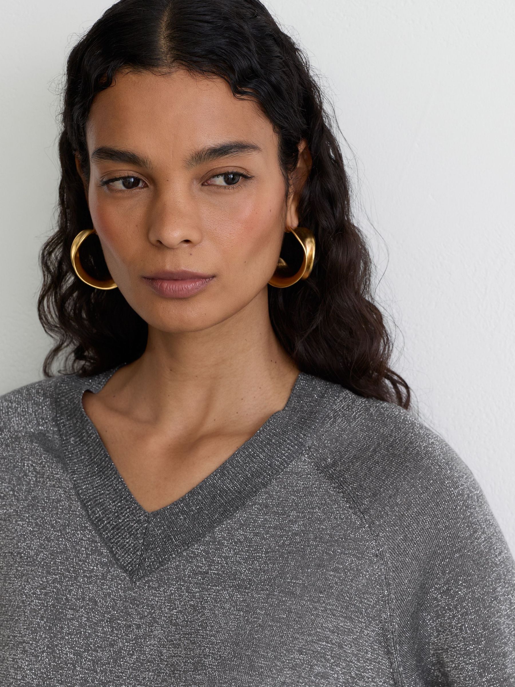 Wool-Blend Metallic-Knit V-Neck Jumper in Silver Grey - Image 4 of 6