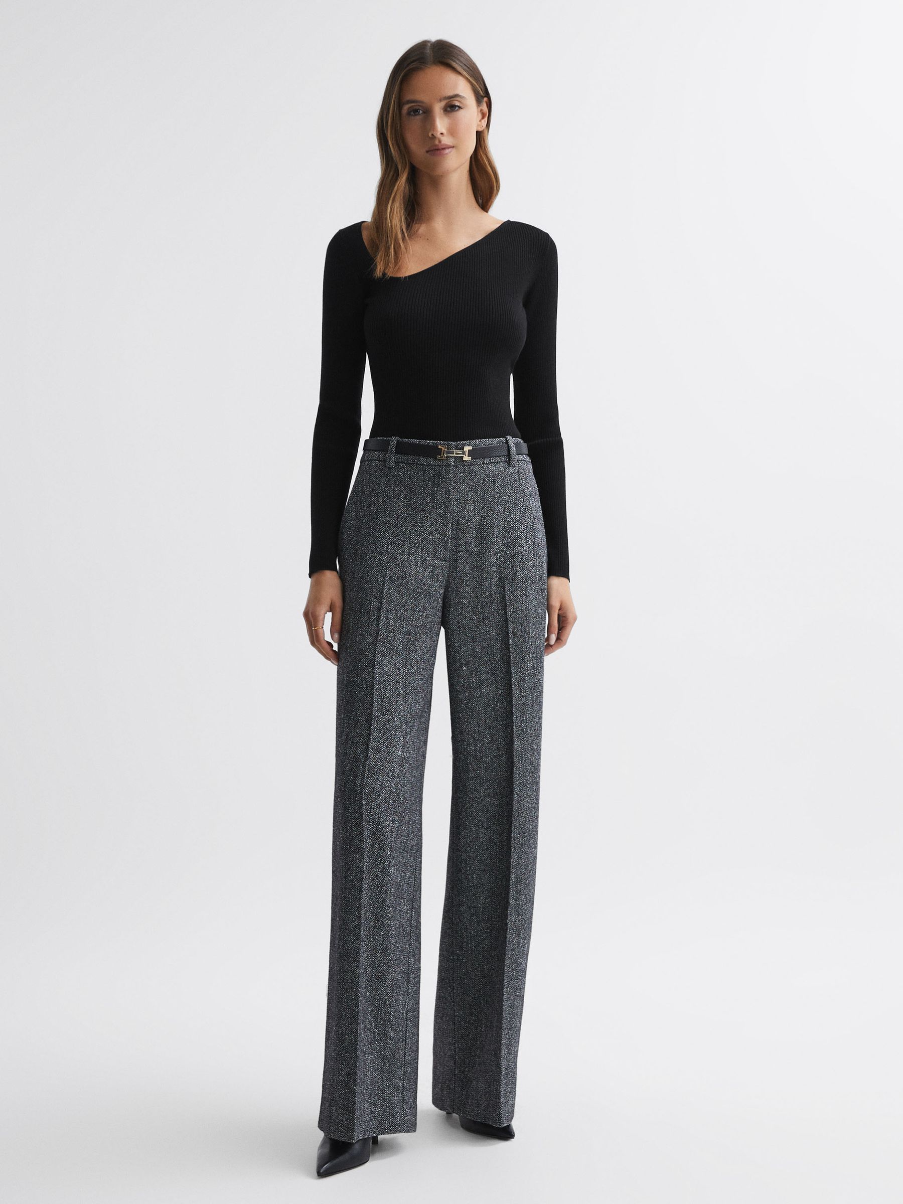 Fitted Ribbed Asymmetric Neck T-Shirt in Black - Image 3 of 4