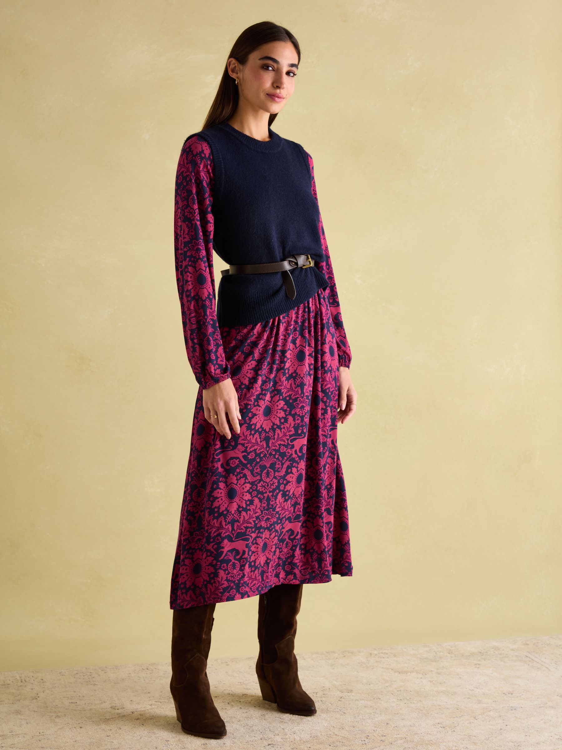 Nia Red & Navy V-Neck Long Sleeve Midaxi Dress - Image 4 of 7