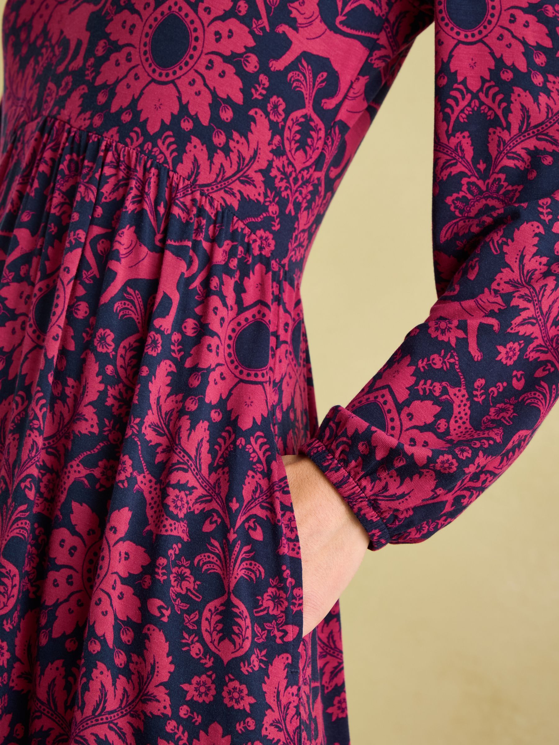 Nia Red & Navy V-Neck Long Sleeve Midaxi Dress - Image 6 of 7