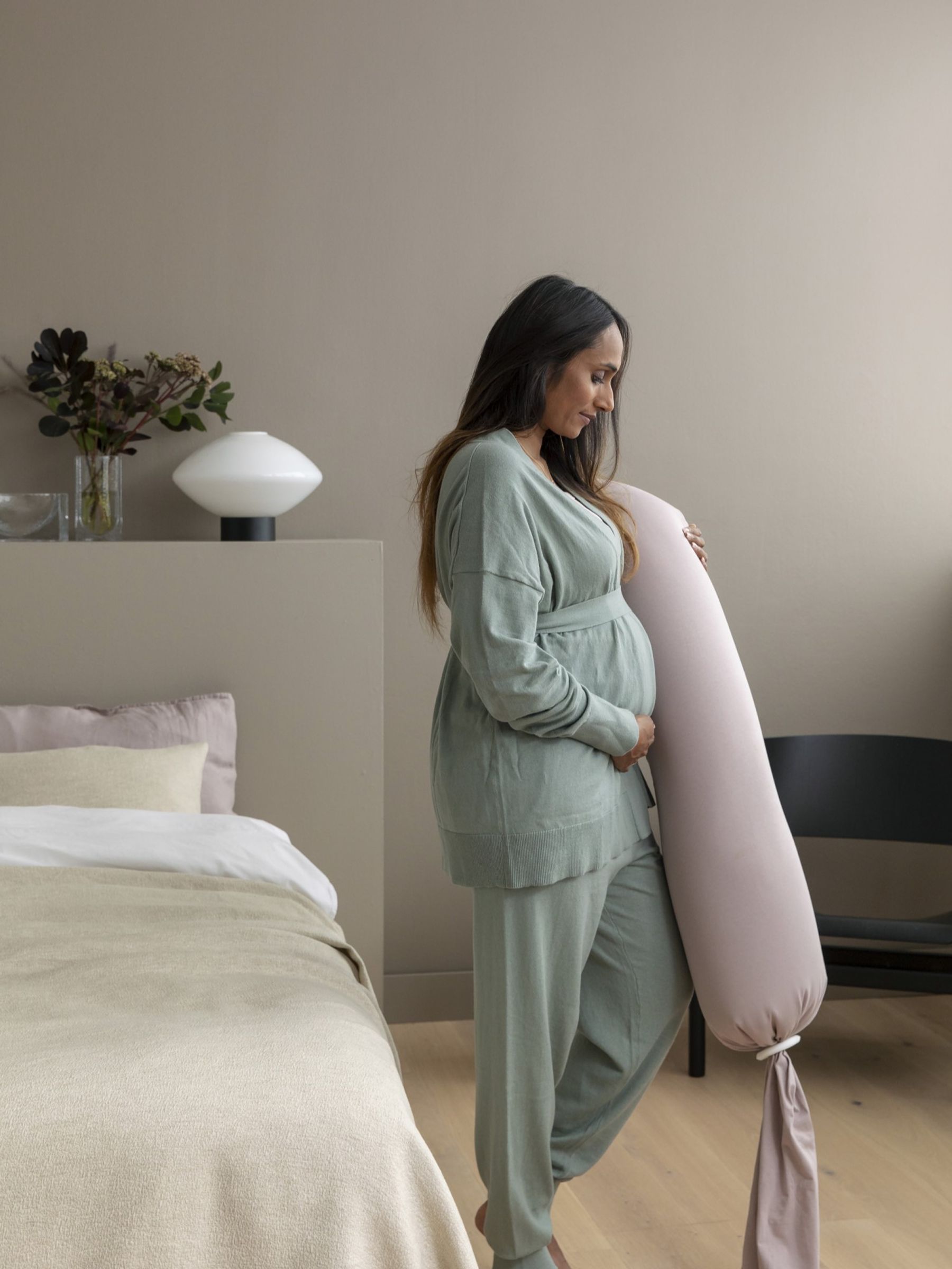 bbhugme Pregnancy Pillow - Image 4 of 7
