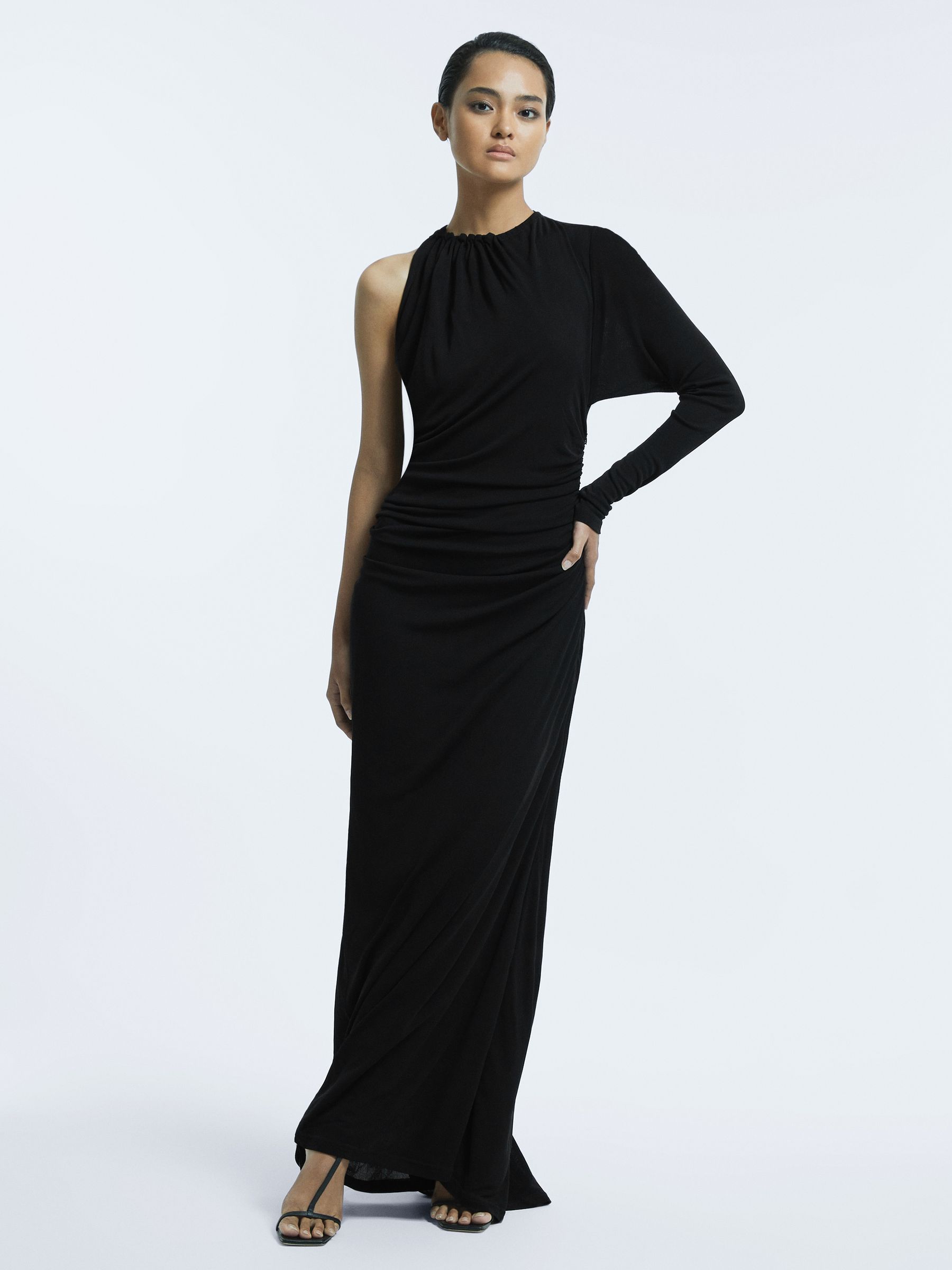 Fitted One-Shoulder Velvet Bow Maxi Dress in Black - Image 5 of 5