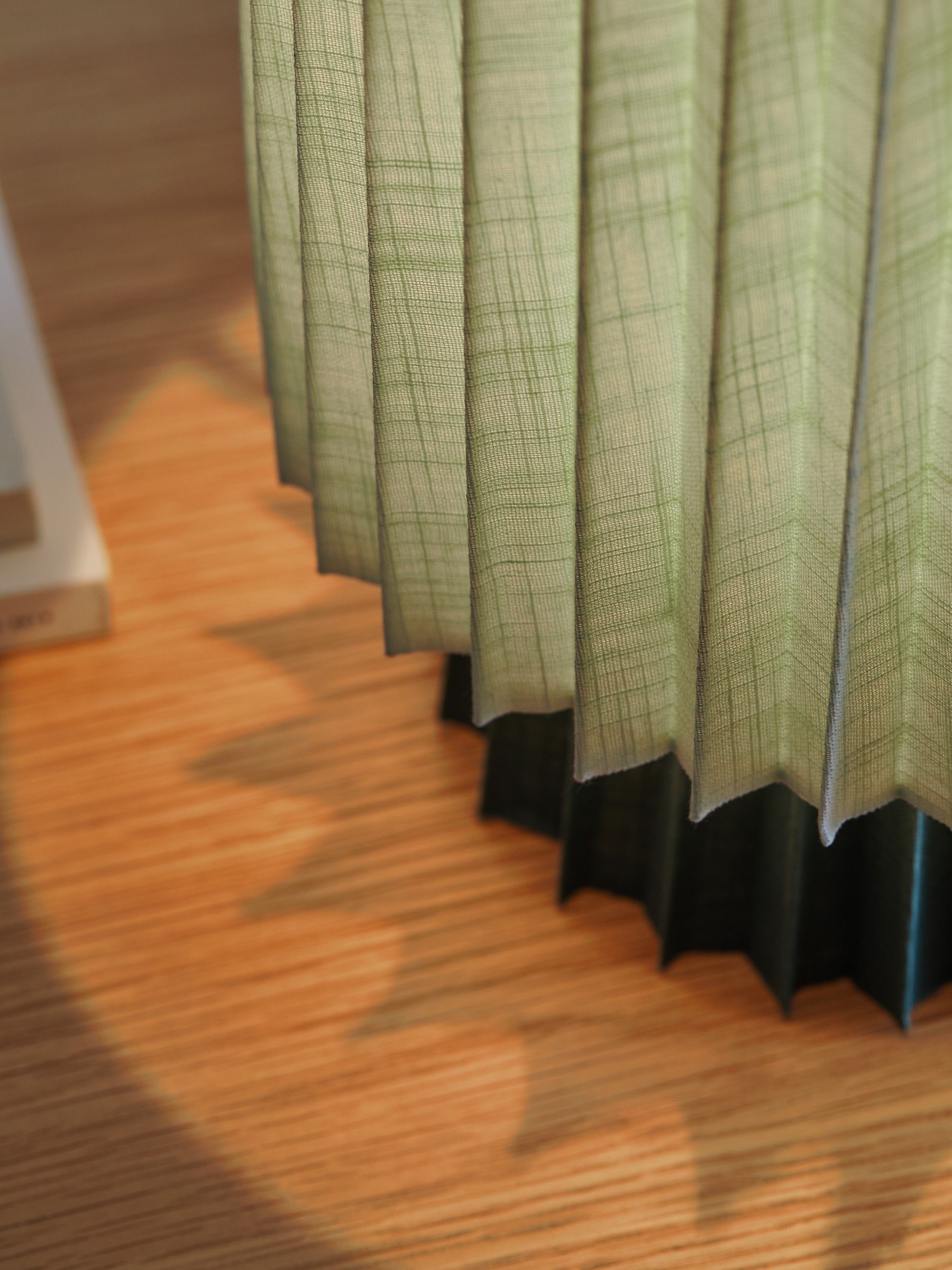 Small Reva Table Lamp in Green - Image 3 of 3