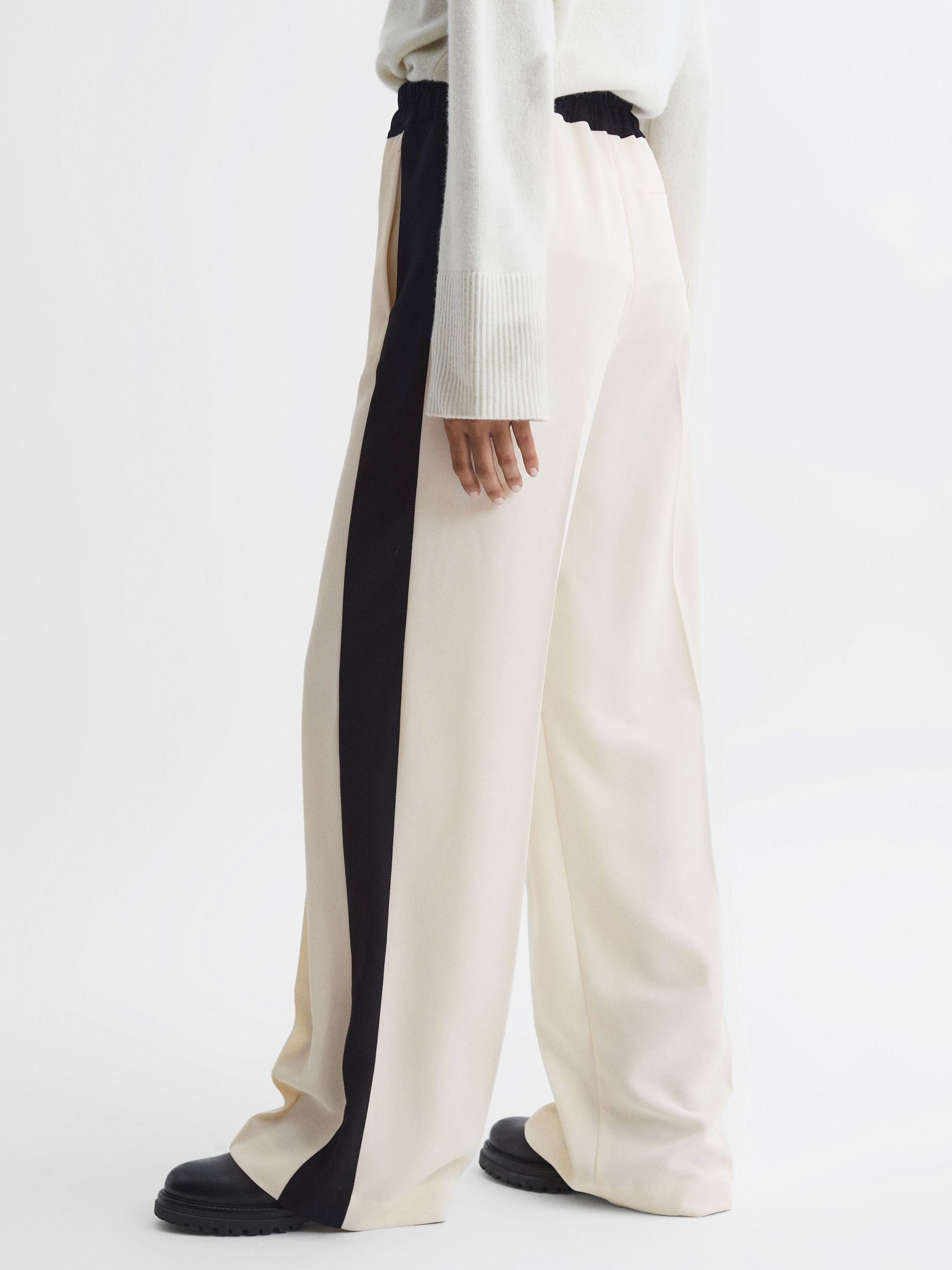 Petite Wide Leg Contrast Stripe Drawstring Trousers in Cream - Image 5 of 7