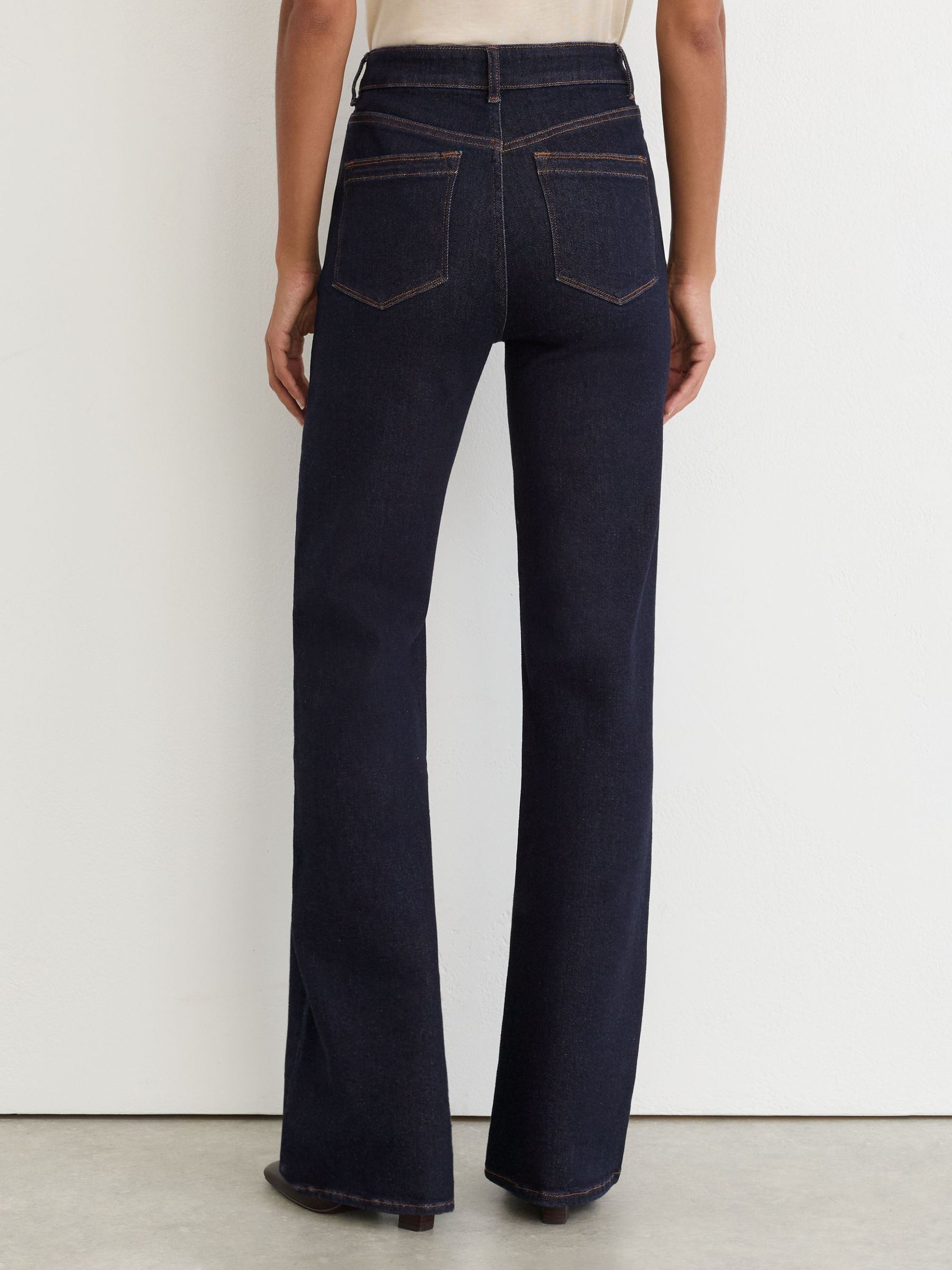 Petite High-Rise Bootcut Jeans in Dark Blue - Billede 5 af 8