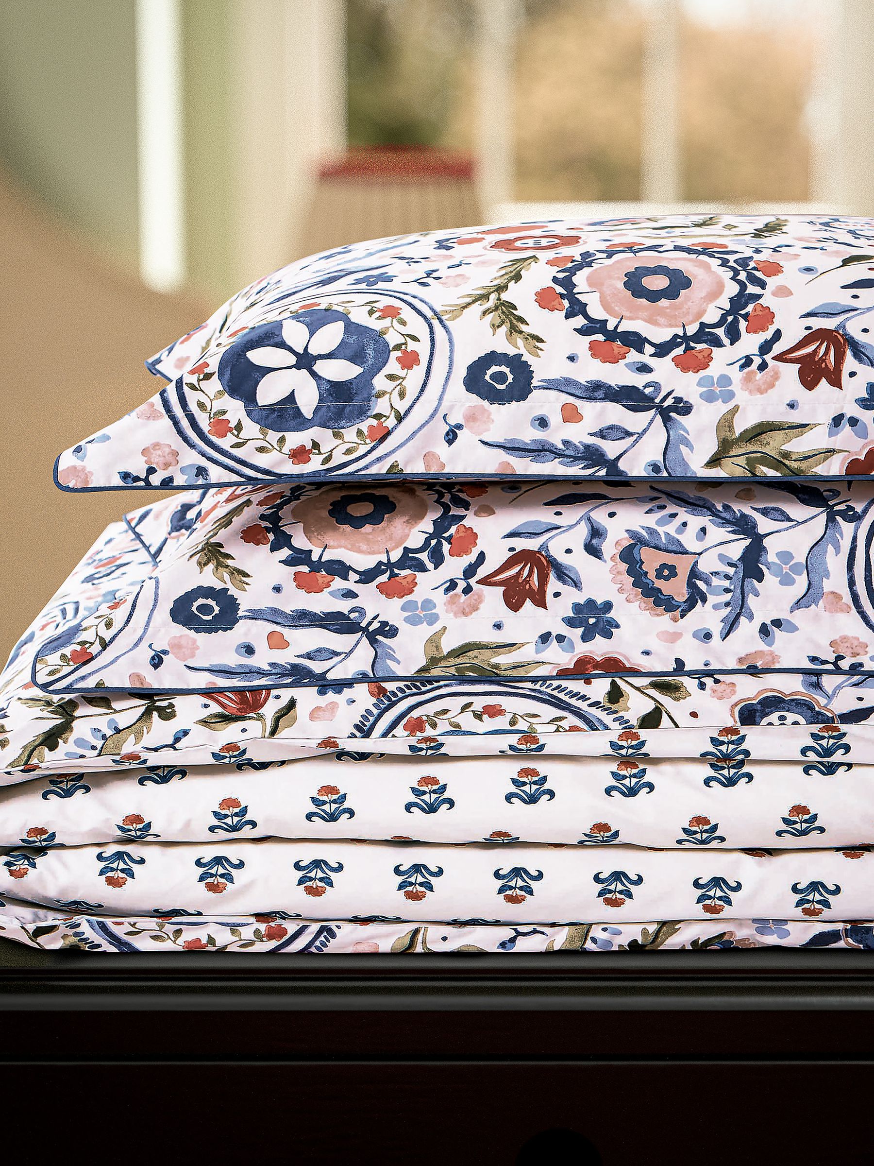 Blue Festival Flowers Reversible Duvet Cover and Pillowcase Set - Image 5 of 5