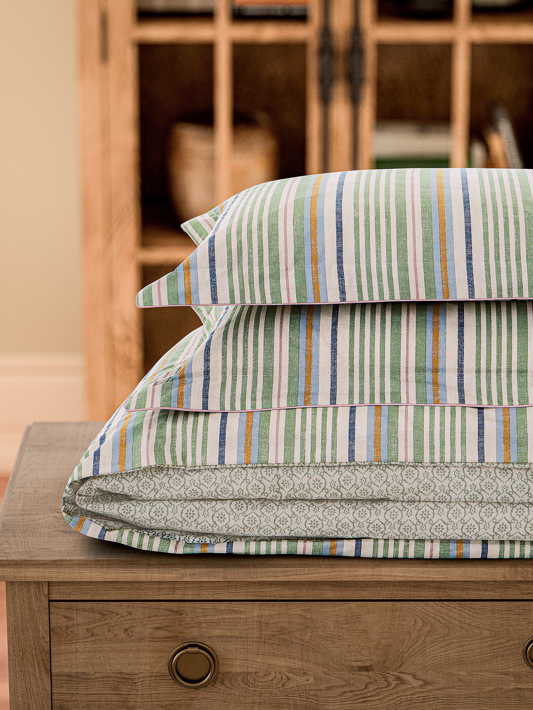 Green Country Tiles Reversible Bed Set - Image 5 of 5