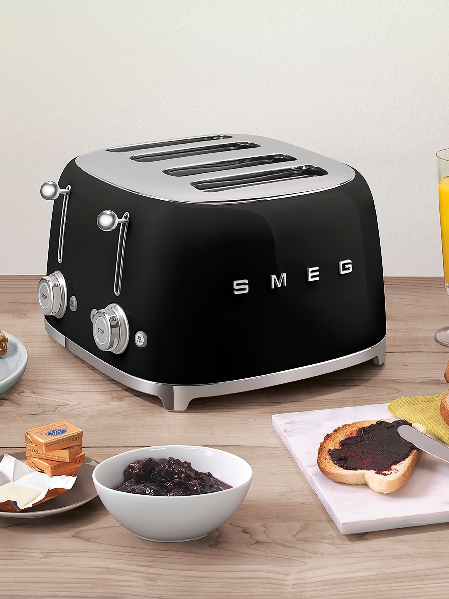 Smeg Black 4 Slice Toaster - Image 1 of 6
