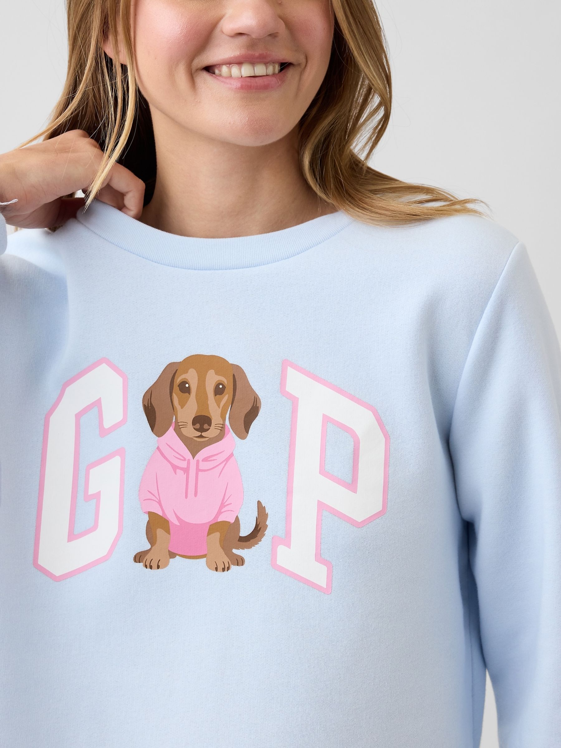 Blue/Pink Relaxed Gap Logo Sweatshirt - Image 4 of 5