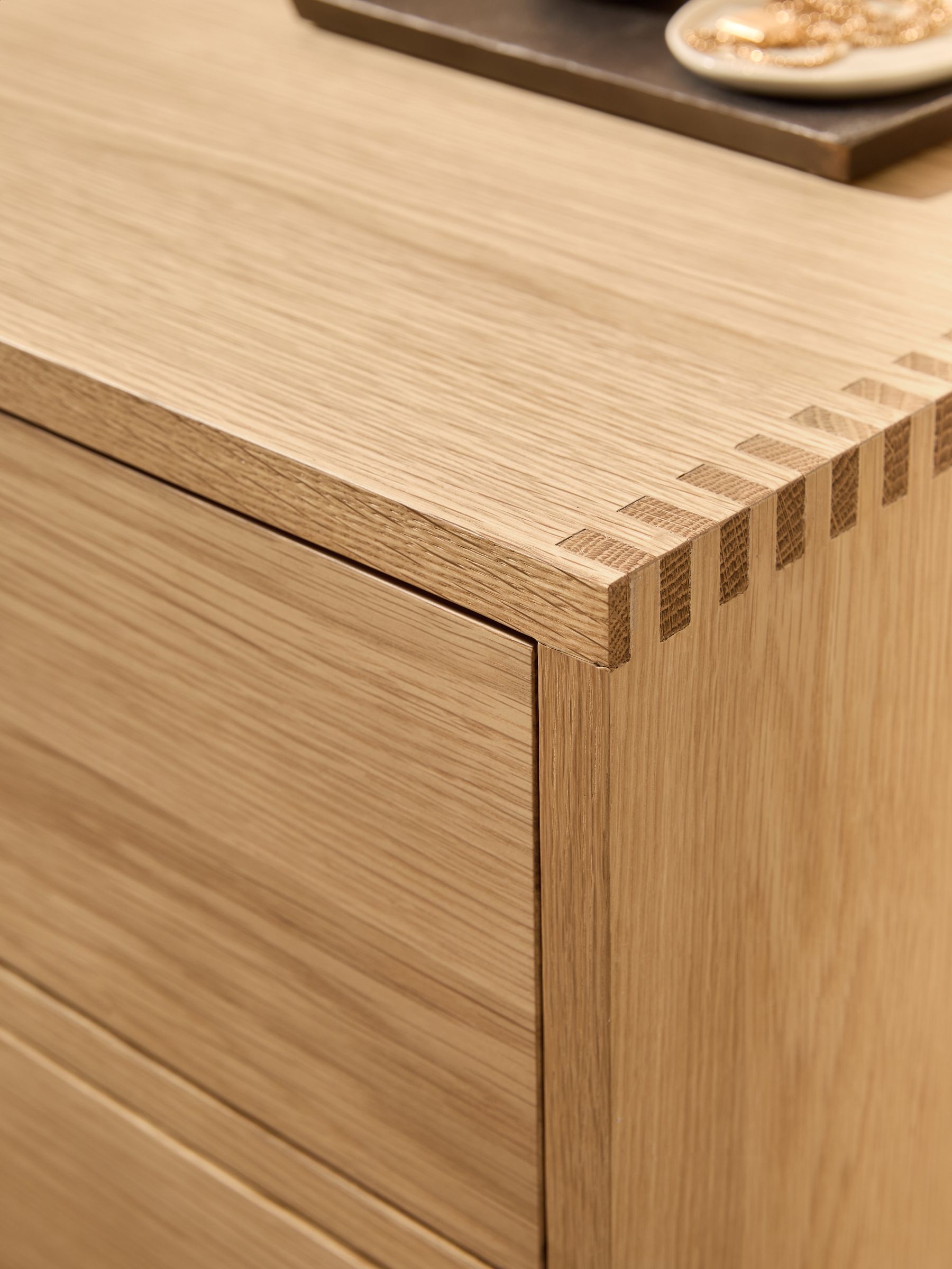 Penn 3 Drawer Chest of Drawers in Oak - Image 3 of 6