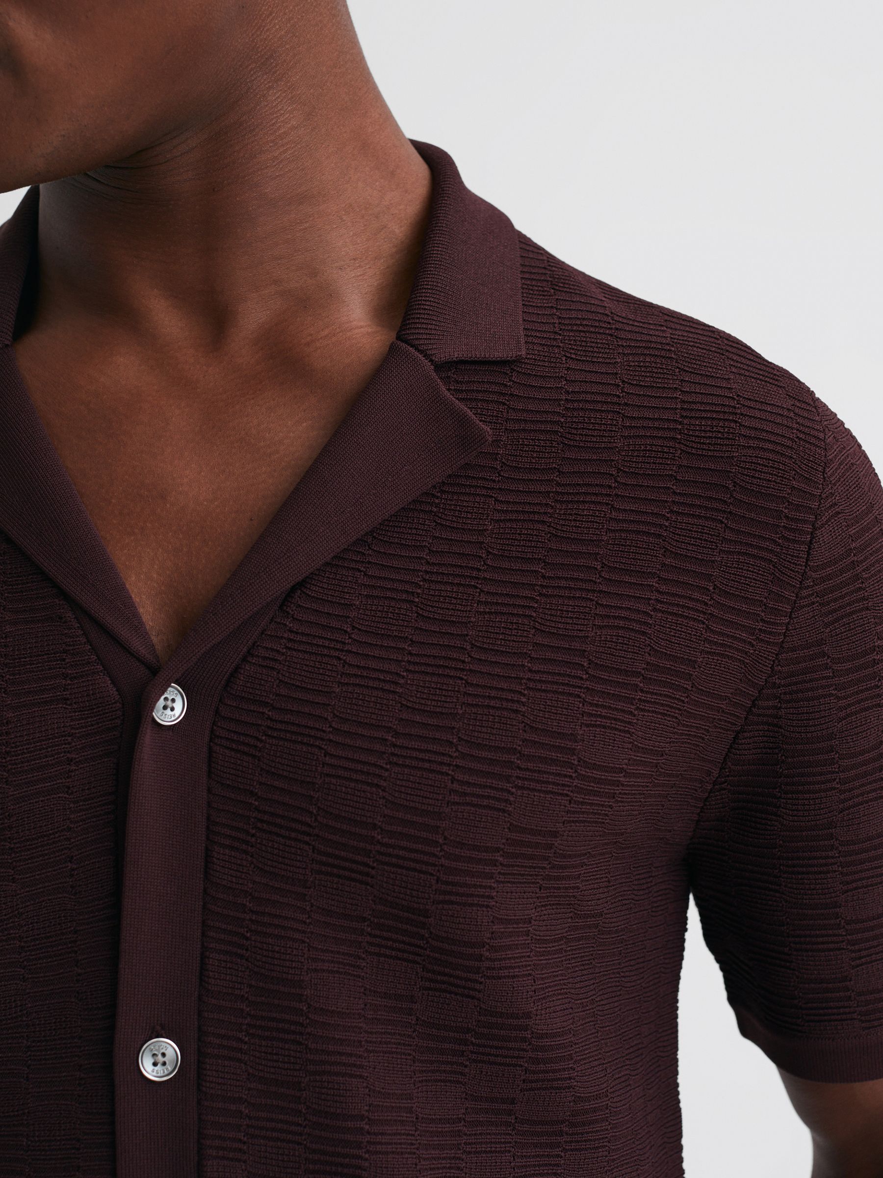 Textured Cuban Collar Button-Through Shirt in Bordeaux - Image 4 of 5