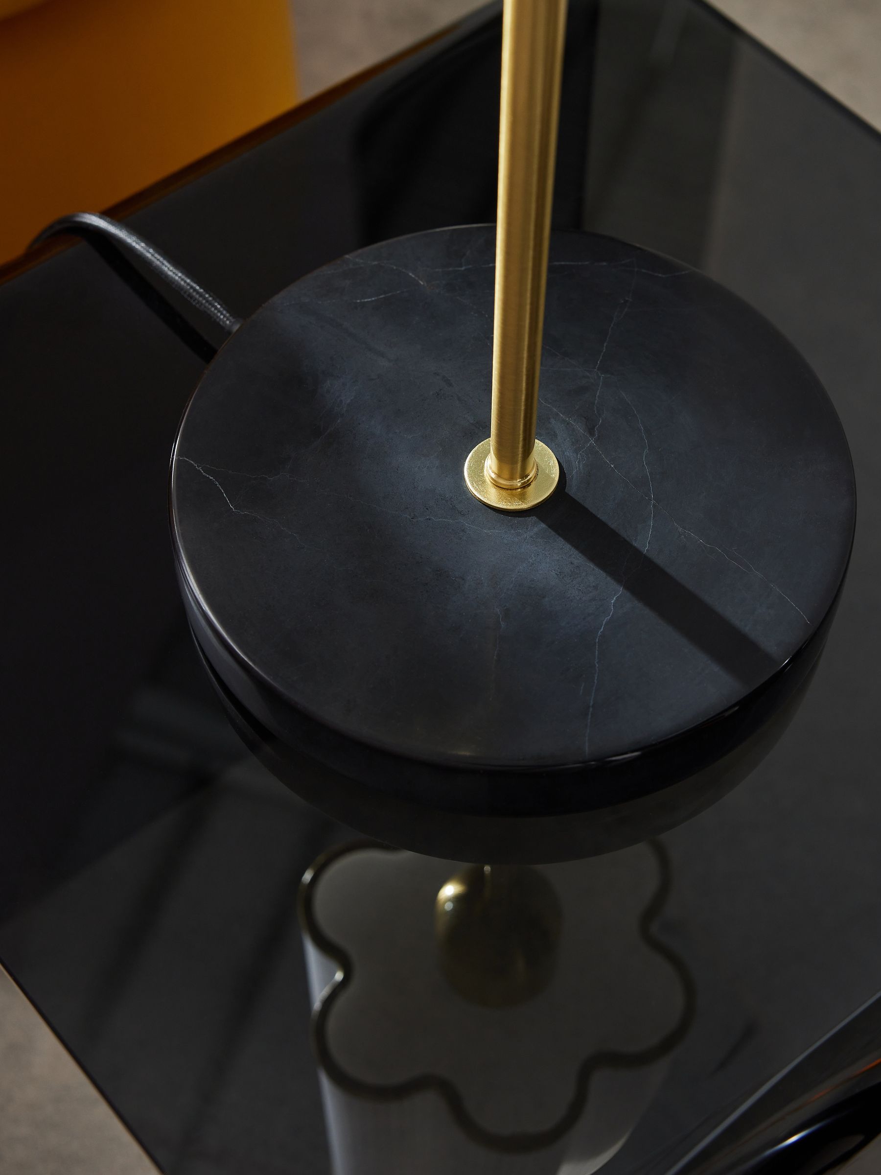 Stella Table Lamp in Brass - Image 3 of 4
