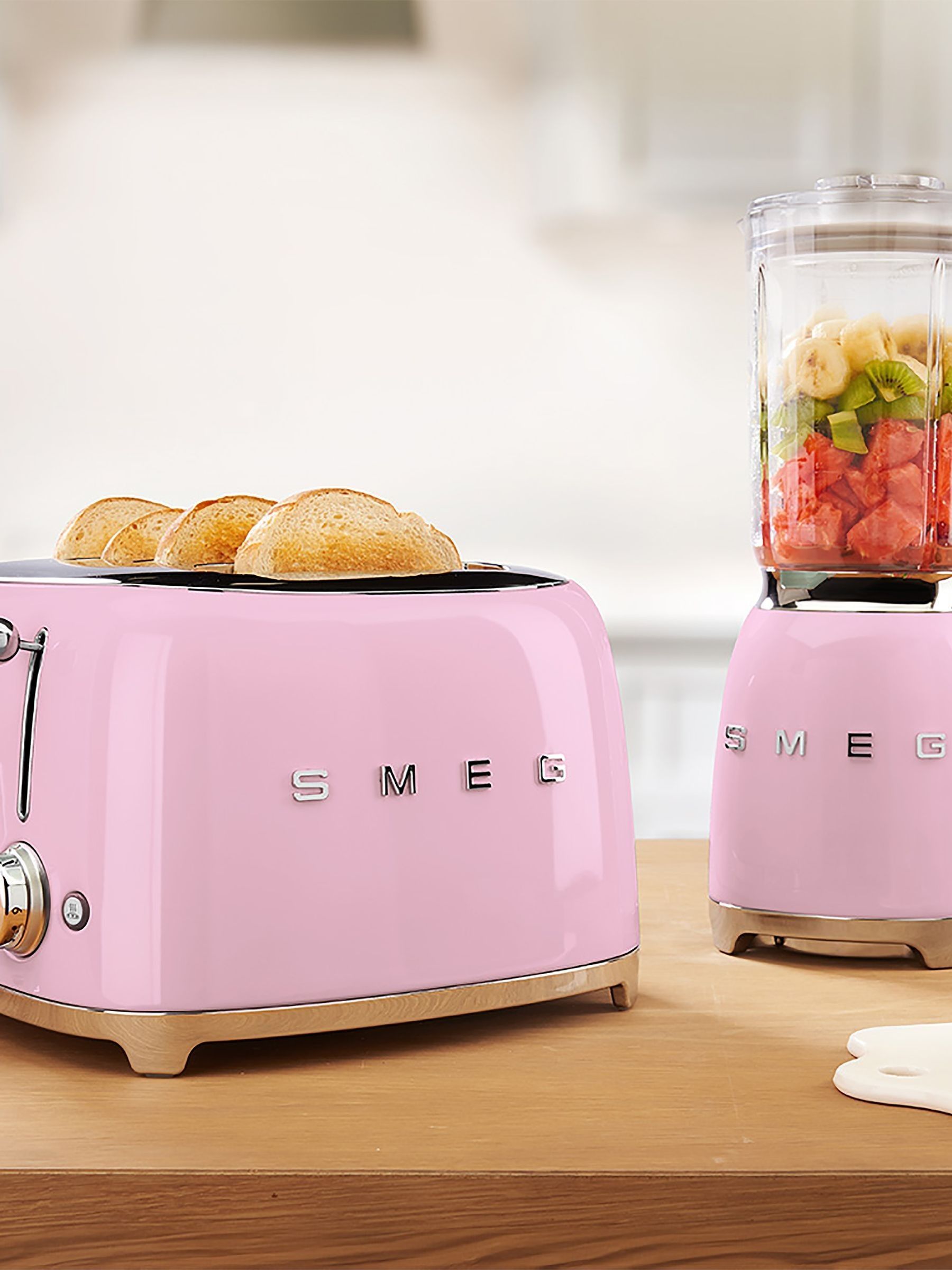 Smeg Pink 4 Slice Toaster - Image 2 of 9