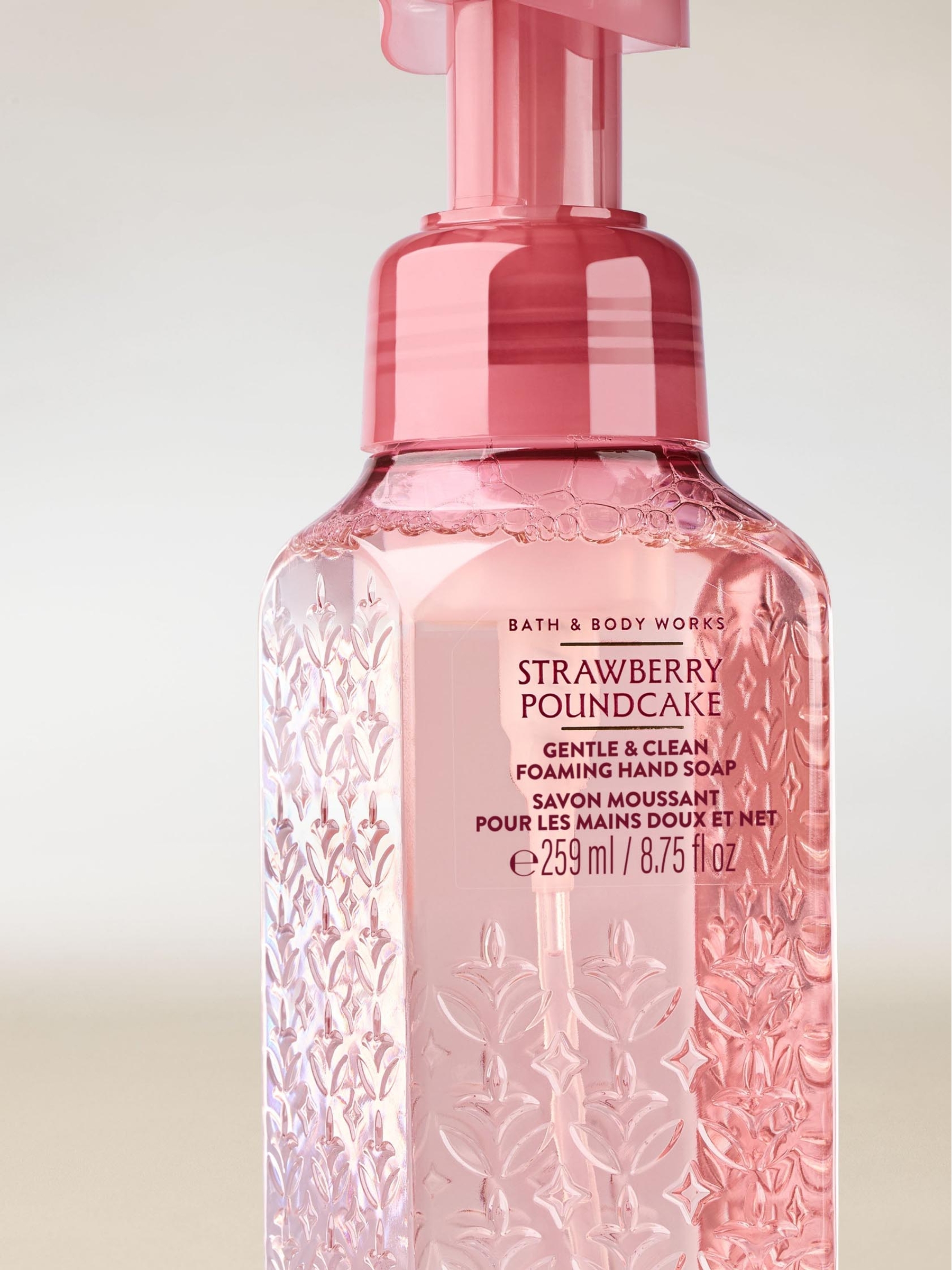 Strawberry Pound Cake Gentle & Clean Foaming Hand Soap 259ml - Image 2 of 3