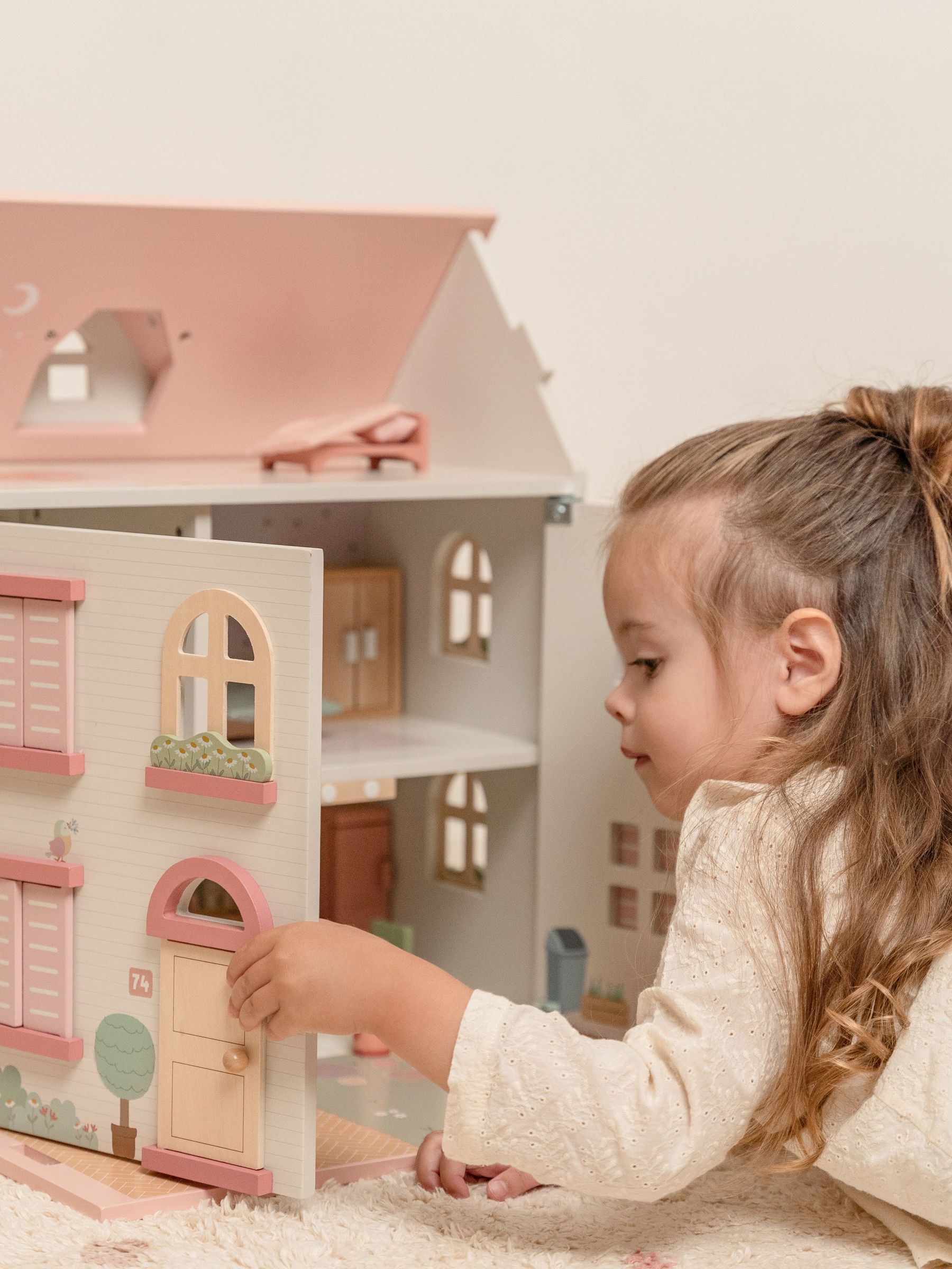 Little Dutch Wooden Doll's House - Image 4 of 5