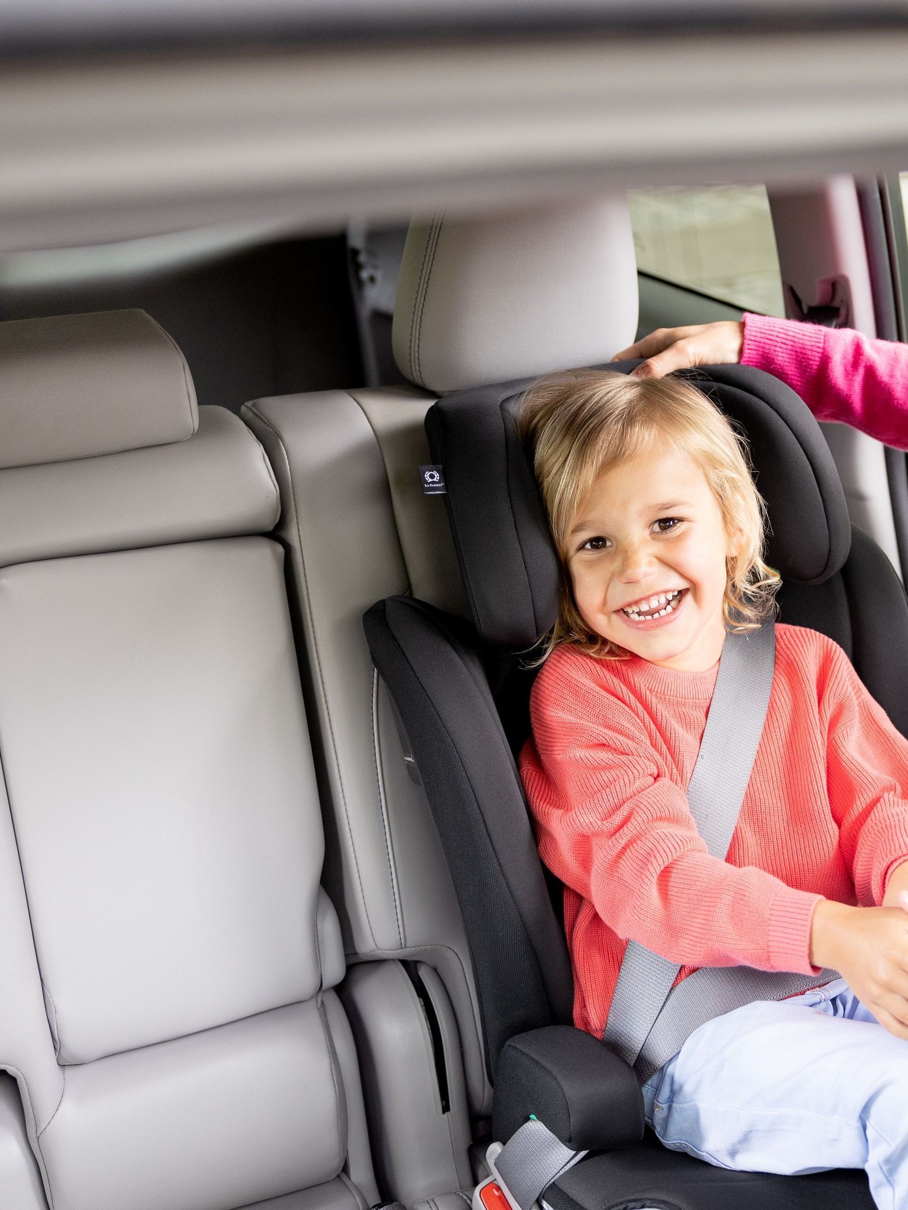 Joie Black Thunder Elevate R129 123 Car Seat - Image 3 of 7