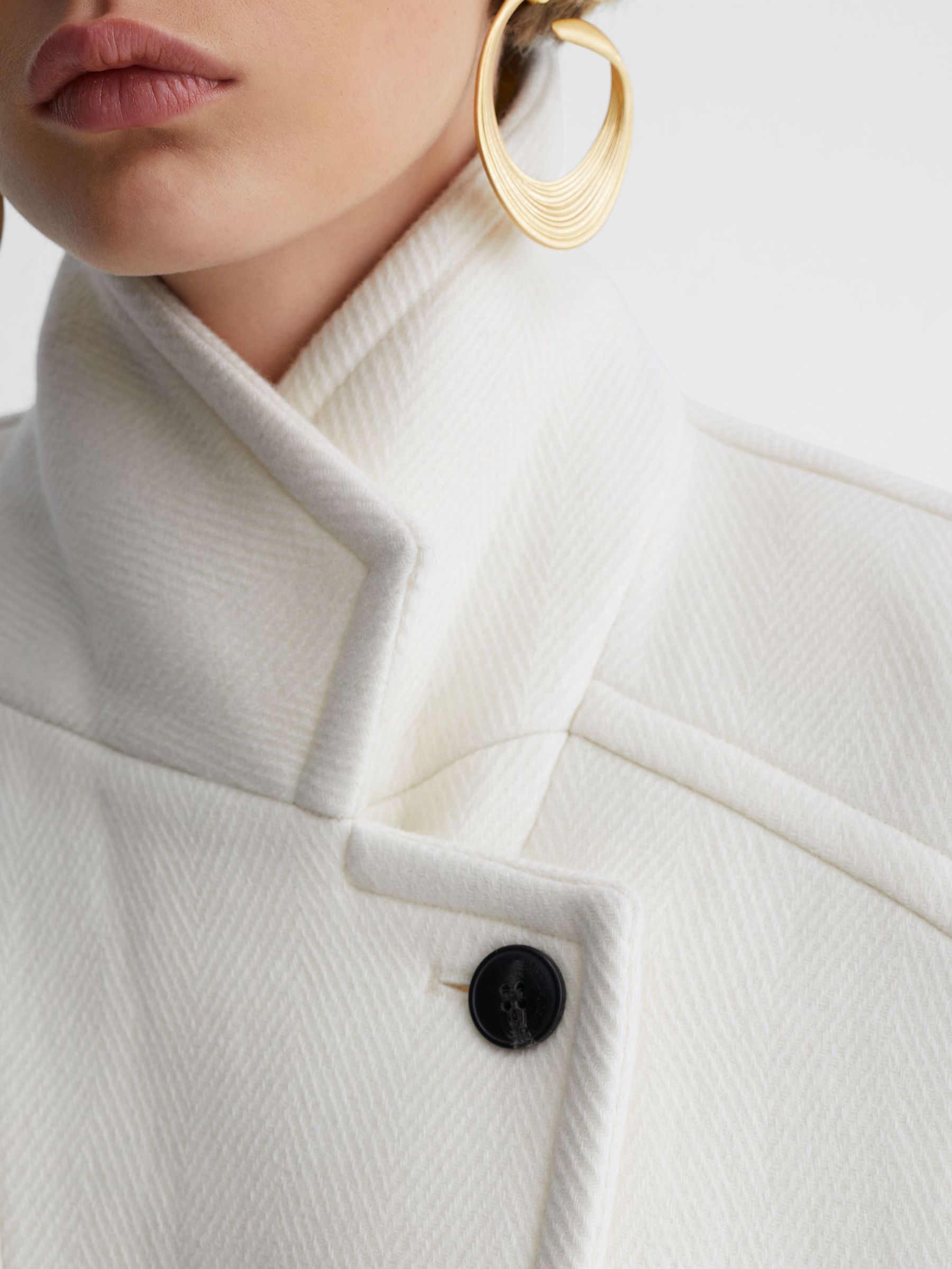 Atelier Wool-Blend Double-Breasted Relaxed Coat in Cream - Image 3 of 8