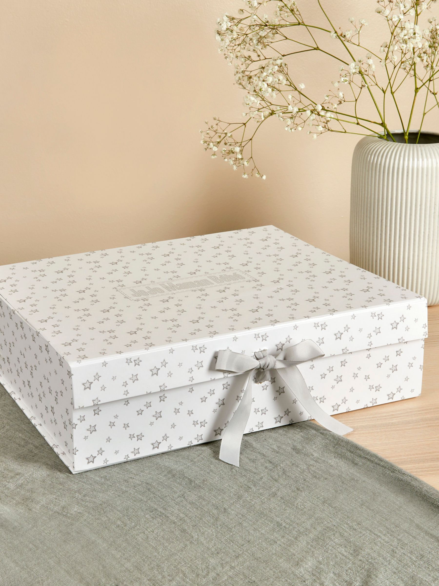 Large Star Gift Box - Image 1 of 2