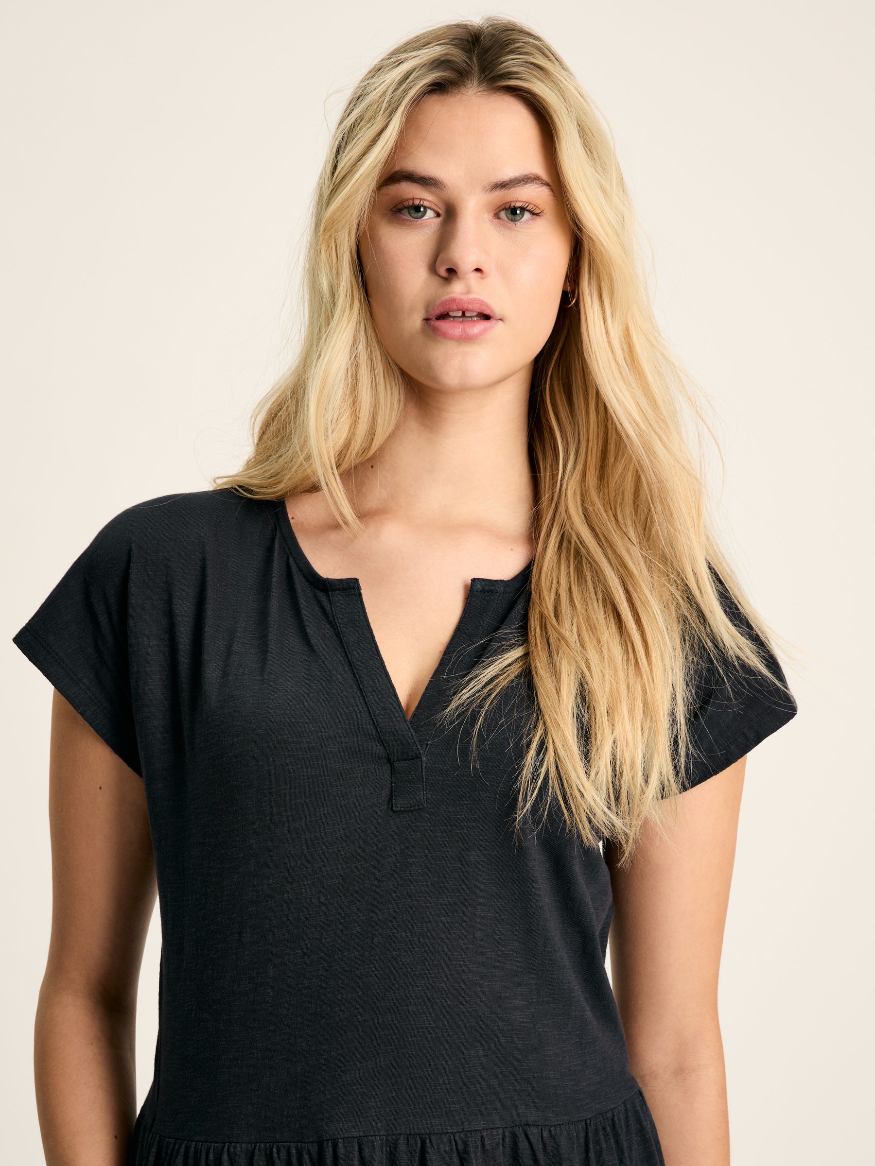 Ariana Navy Jersey Tiered Dress - Image 4 of 5