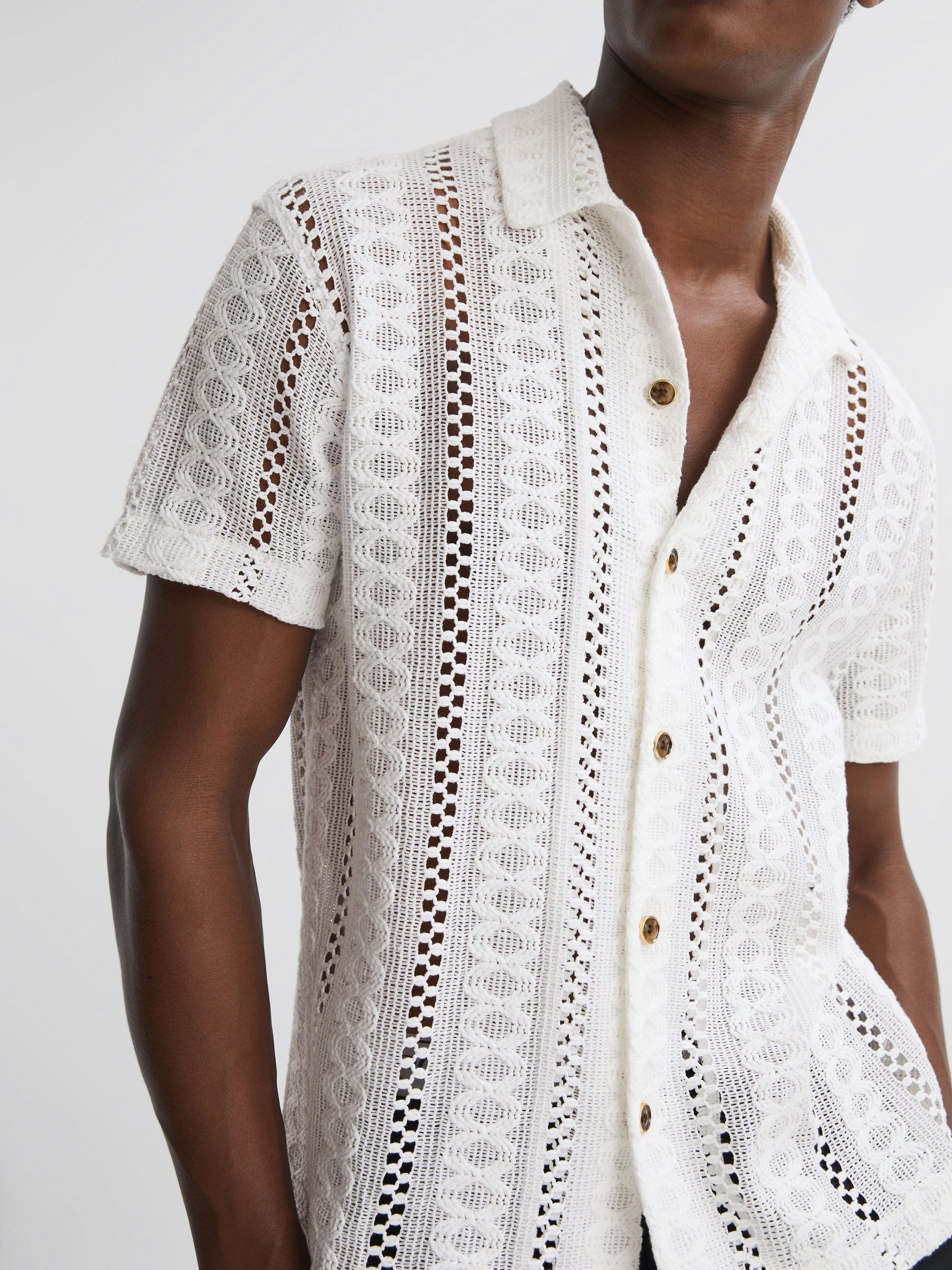 Reiss | Ché Knitted Cuban Collar Button Through Shirt in Ecru - Image 3 of 6