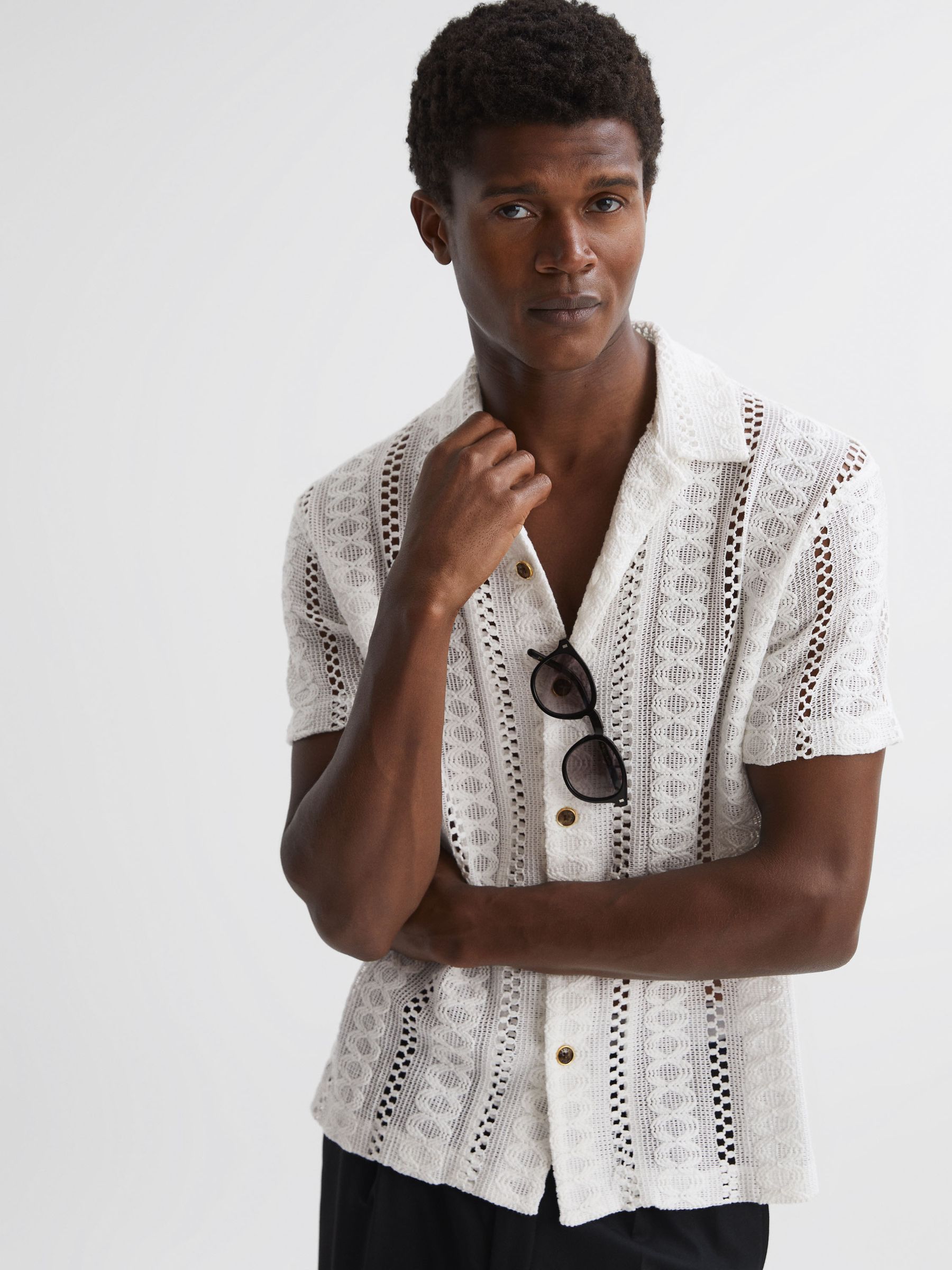 Reiss | Ché Knitted Cuban Collar Button Through Shirt in Ecru - Image 5 of 6
