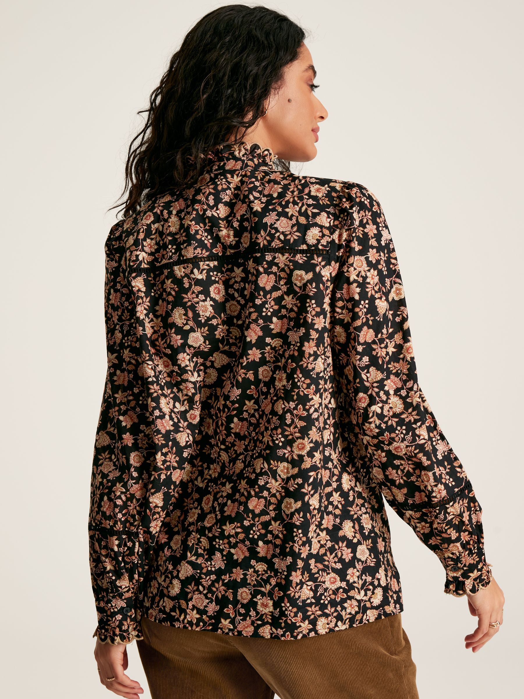 Perla Black/Cream Scallop Collar Floral Blouse - Image 2 of 9