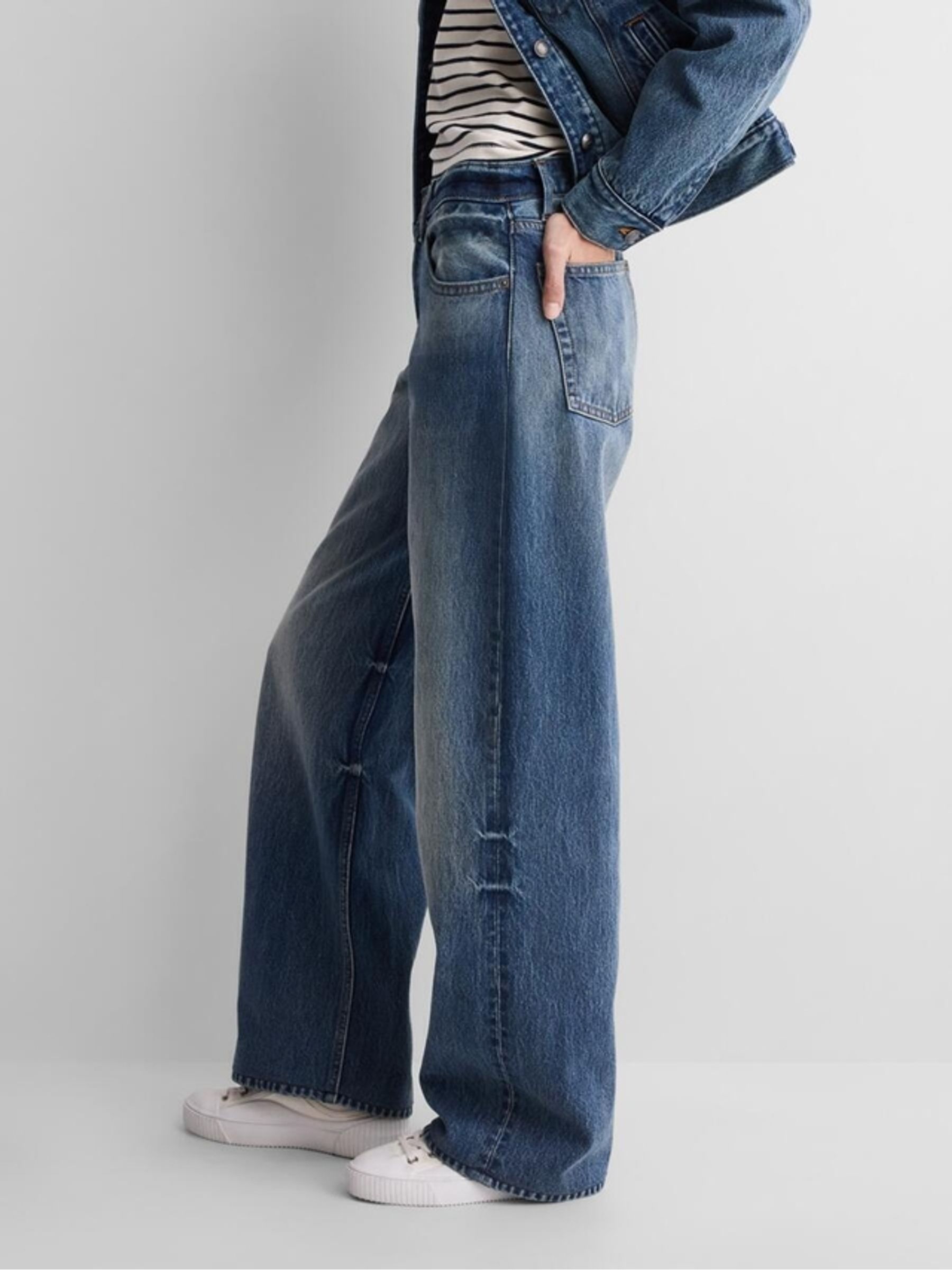 Gap x A.P.C. Mid Wash Low Rise ’90s Loose Jeans - Image 3 of 9