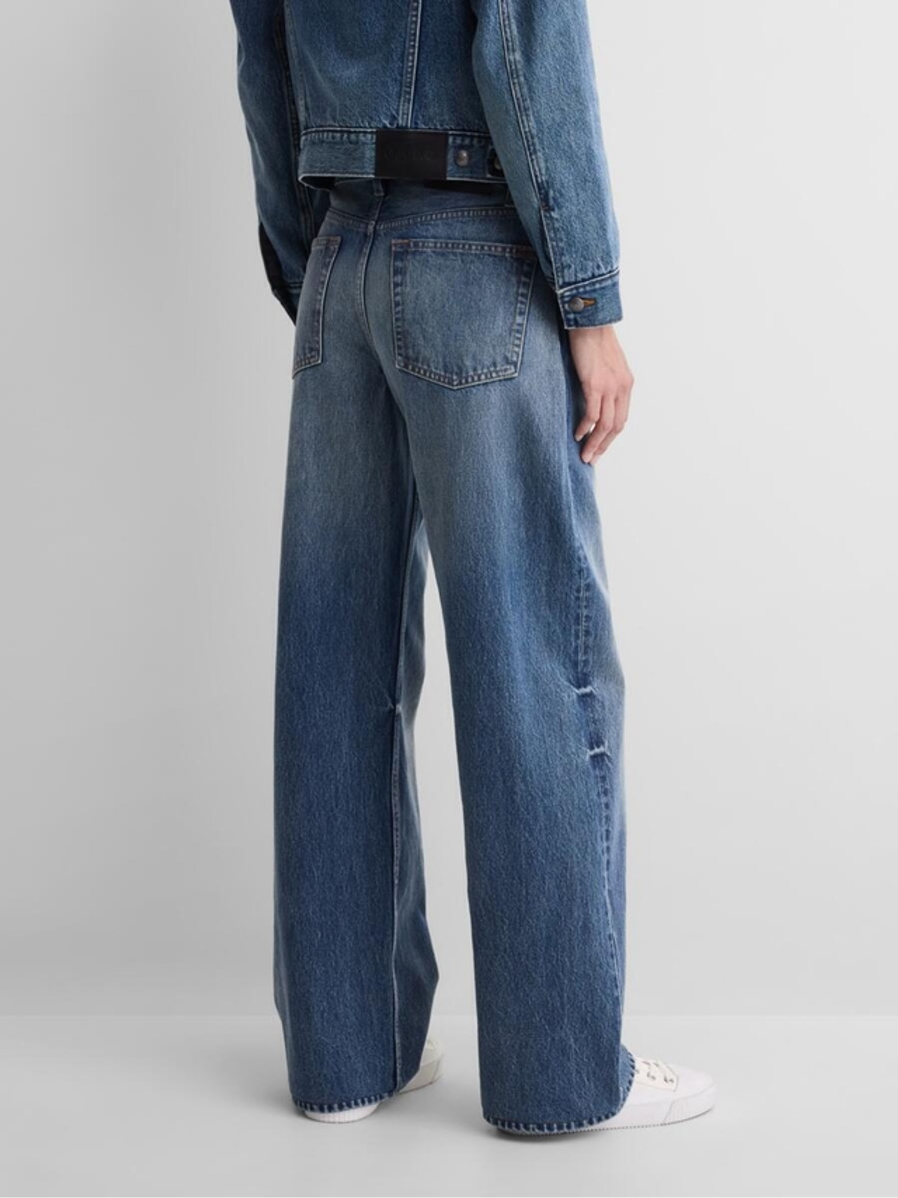 Gap x A.P.C. Mid Wash Low Rise ’90s Loose Jeans - Image 4 of 9