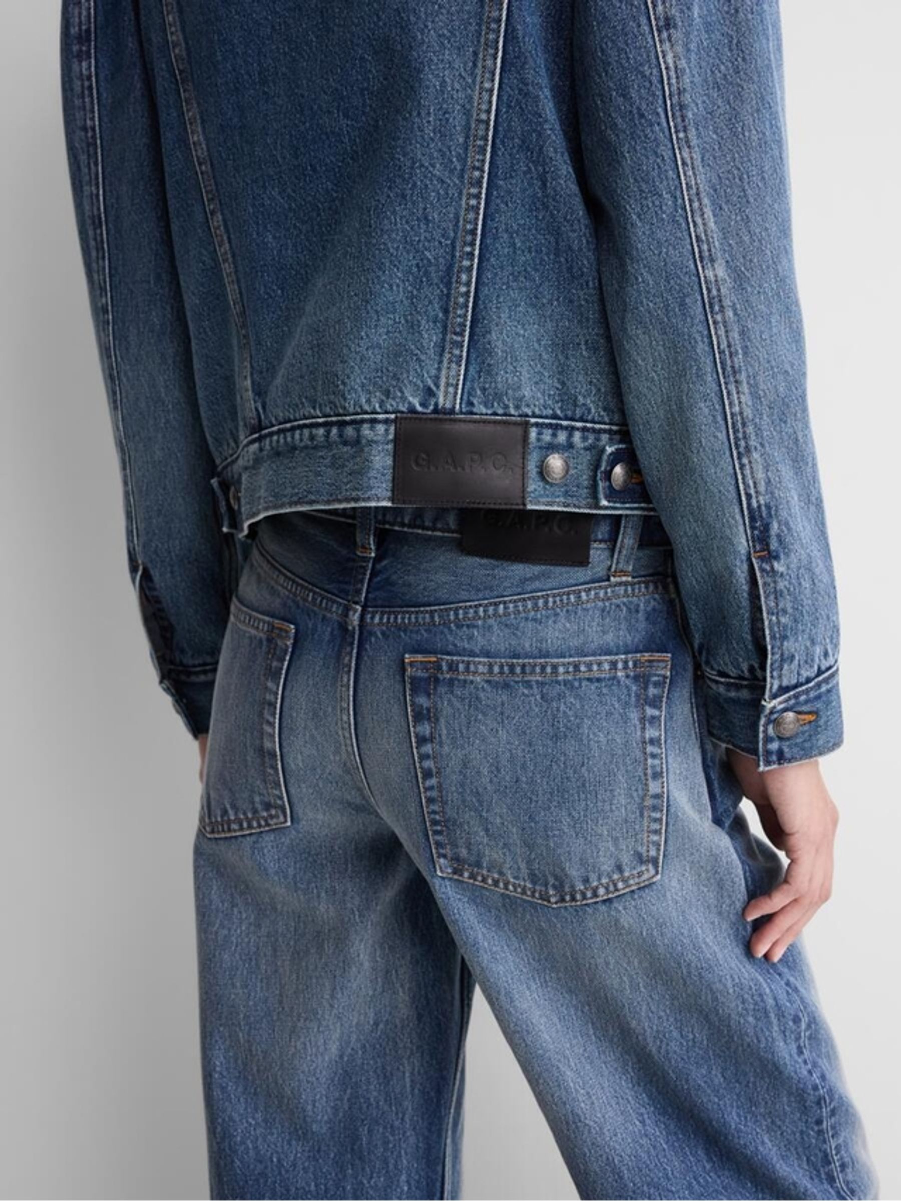 Gap x A.P.C. Mid Wash Low Rise ’90s Loose Jeans - Image 5 of 9