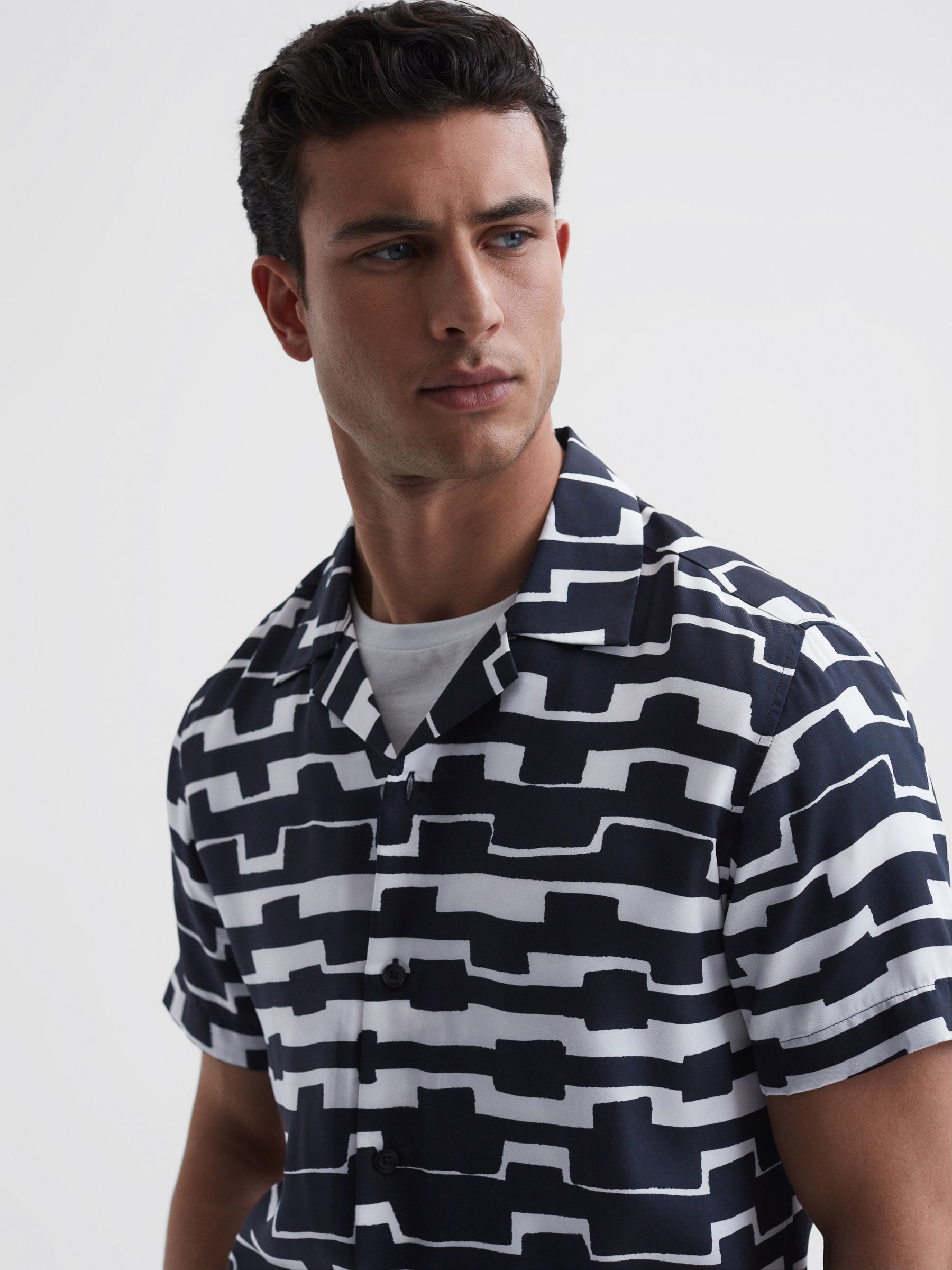 Abstract Printed Cuban Collar Shirt in Navy/White - Image 4 of 6