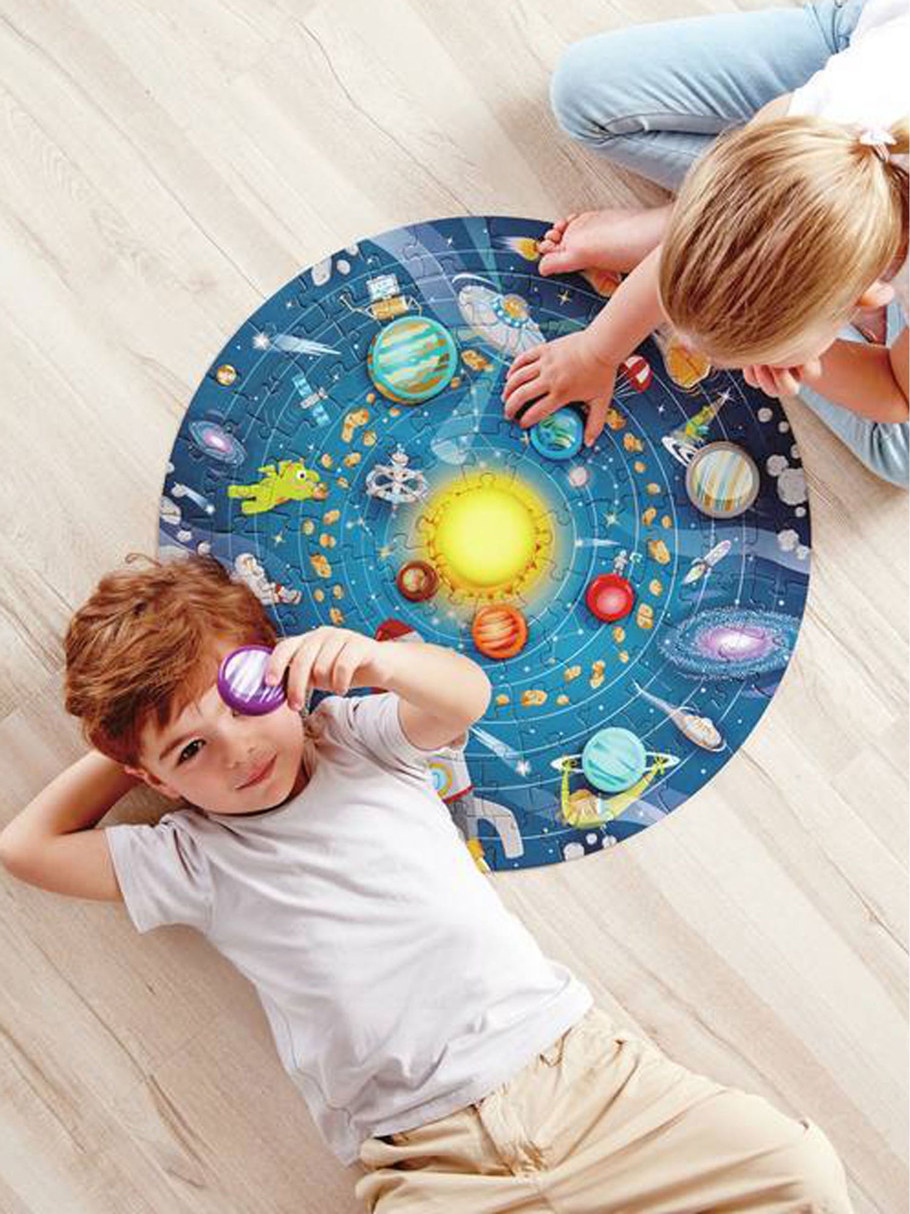 Hape Solar System Puzzle with LED Light - Image 4 of 4