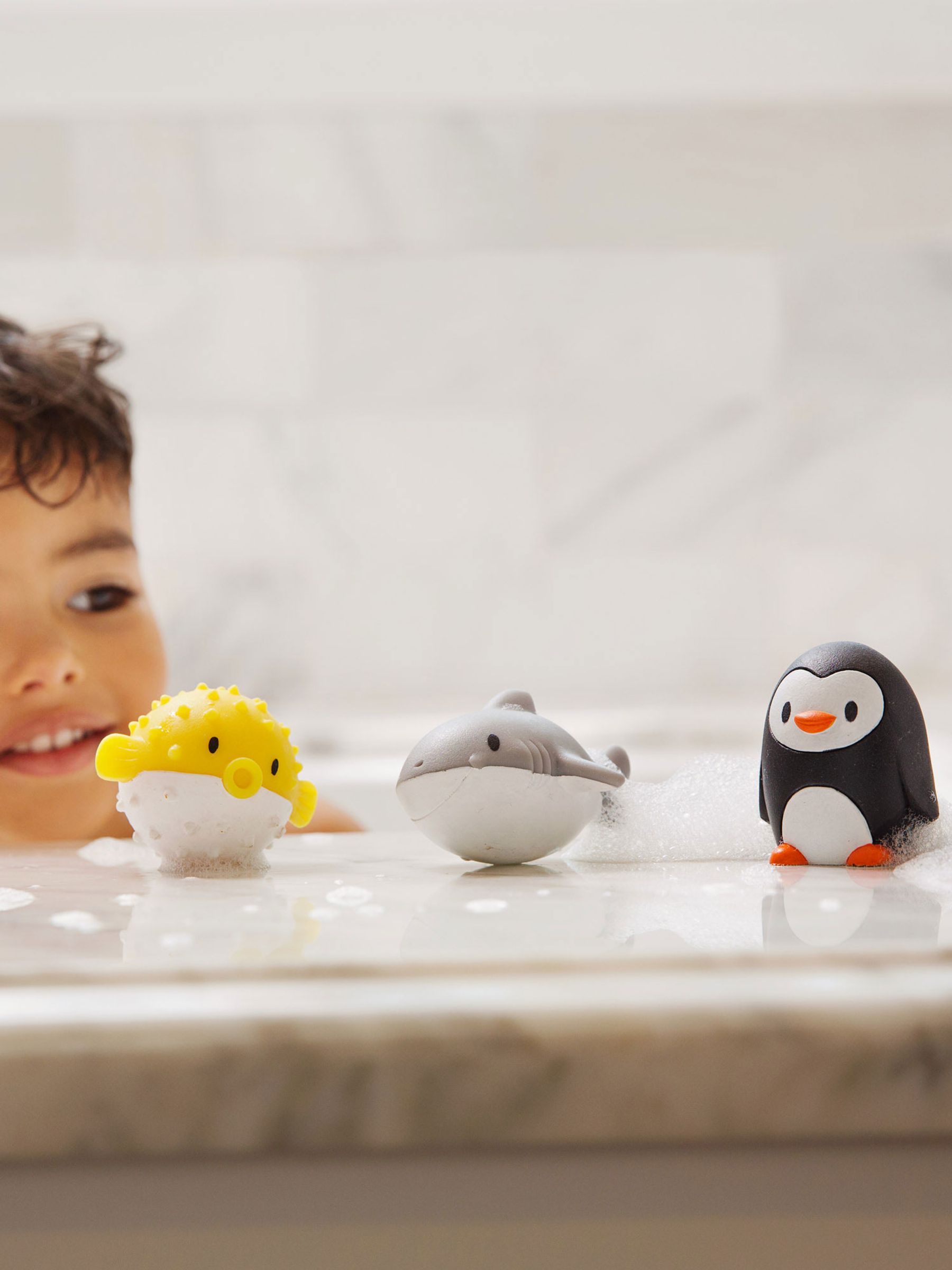 Munchkin Ocean™ Bath Squirters 8-Pack - Image 3 of 3